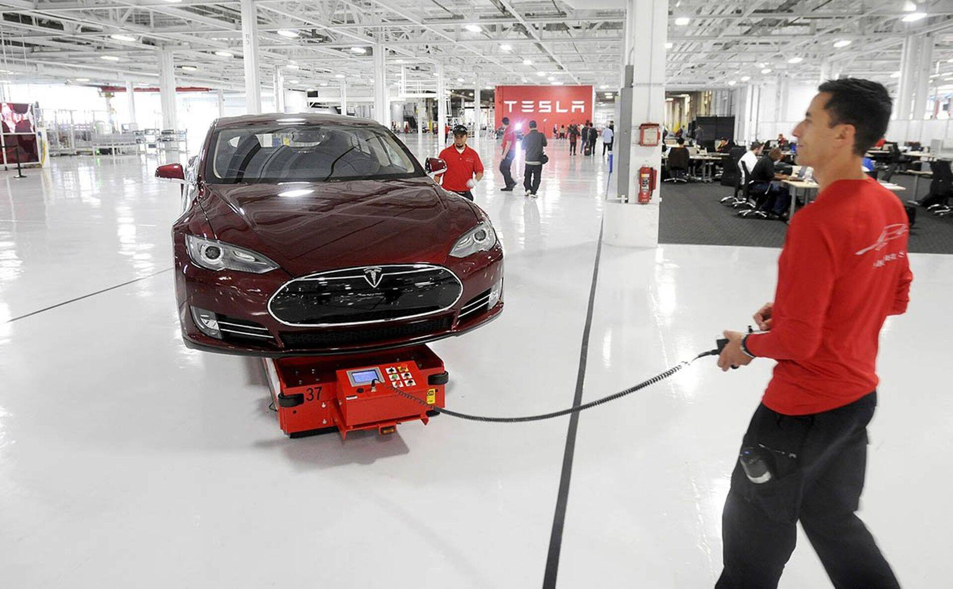 WSJ сообщила о намерении Tesla построить завод в Европе
