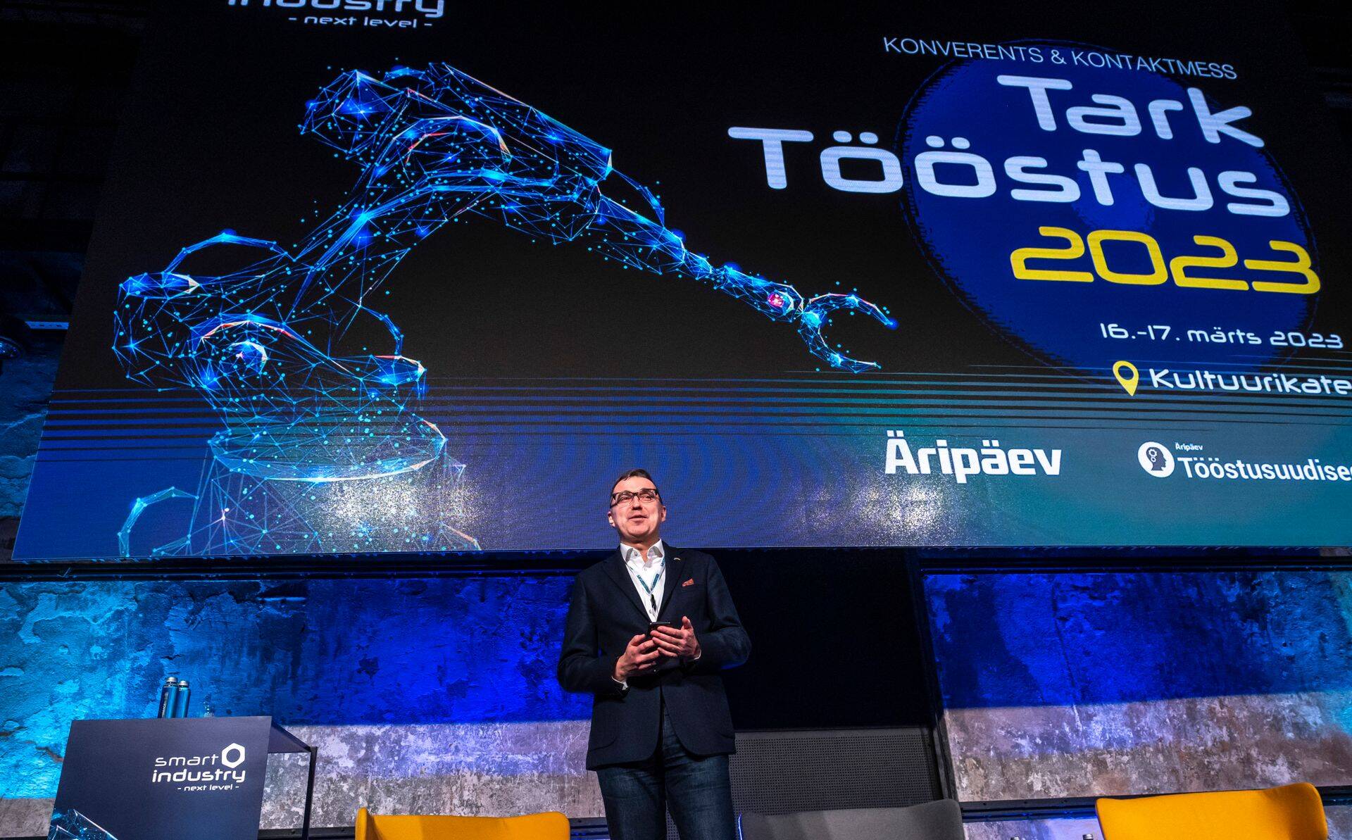 Andres Sutt rääkis konverentsil Tark tööstus 2023, et geglobaliseerumine ja tarneahelate lühendamine käib täie hooga. "Ja Eestil on oma tehnoloogia ja digiühiskonna põhisusega tõeline võimalus teha siin järgmine hüpe oma tööstuste arengus."