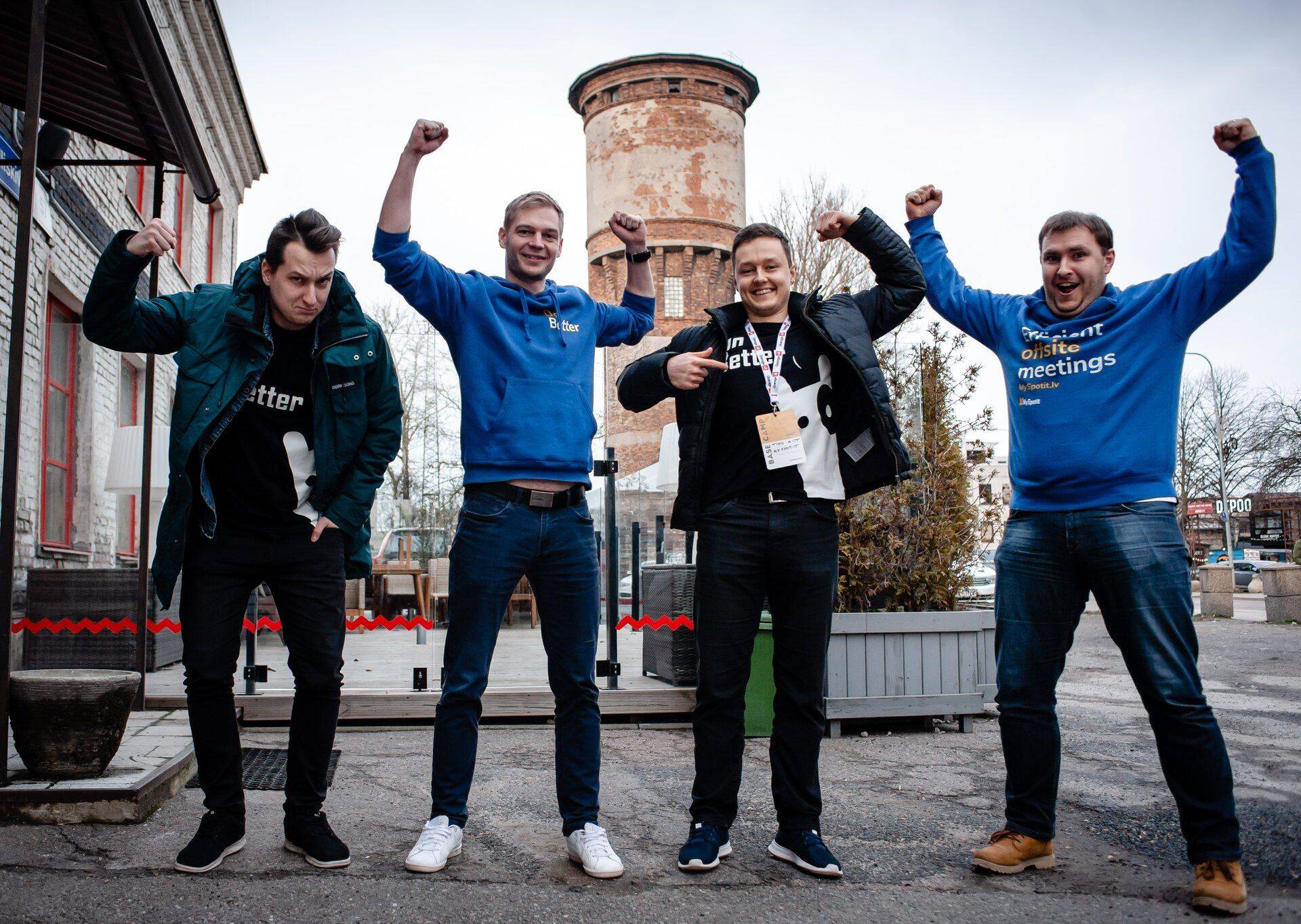 Mullu kaasas MySpotit investoritelt 100 000 eurot. Ettevõtte kaasasutajad Mikk Puurmann ja Timo Mitt (keskel) koos meeskonnaliikmetega rõõmu tähistamas.