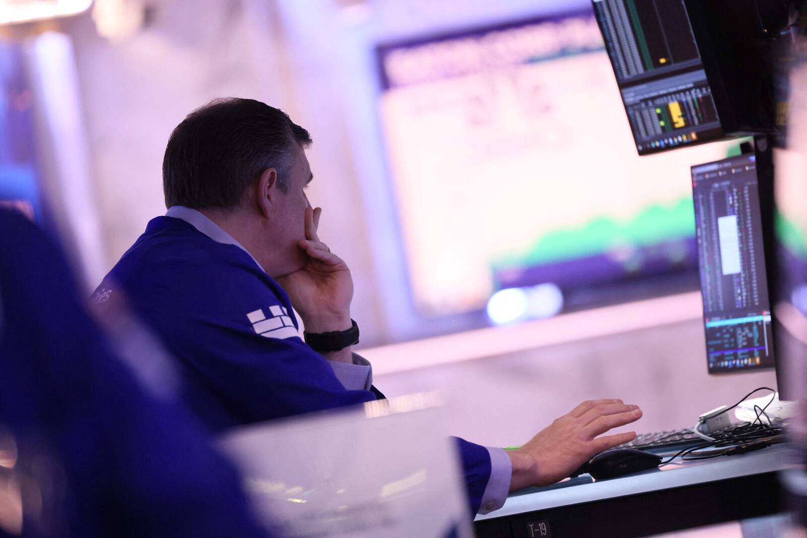 S&P 500 kahanes inflatsioonimurede tõttu, märkides teist järjestikust langusnädalat.