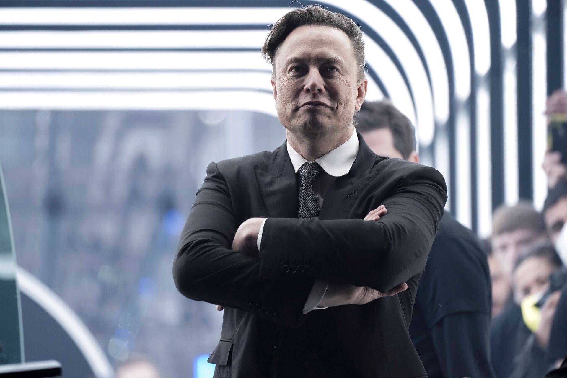 Berliini tehas on nüüd avatud ja see suurendab Tesla autotoodangut. Aktsiagi sai kännu tagant lahti ja on kuuga veerandi võrra väärtust lisanud. Tavapäraselt on ka spliti tõttu tõusu oodata.