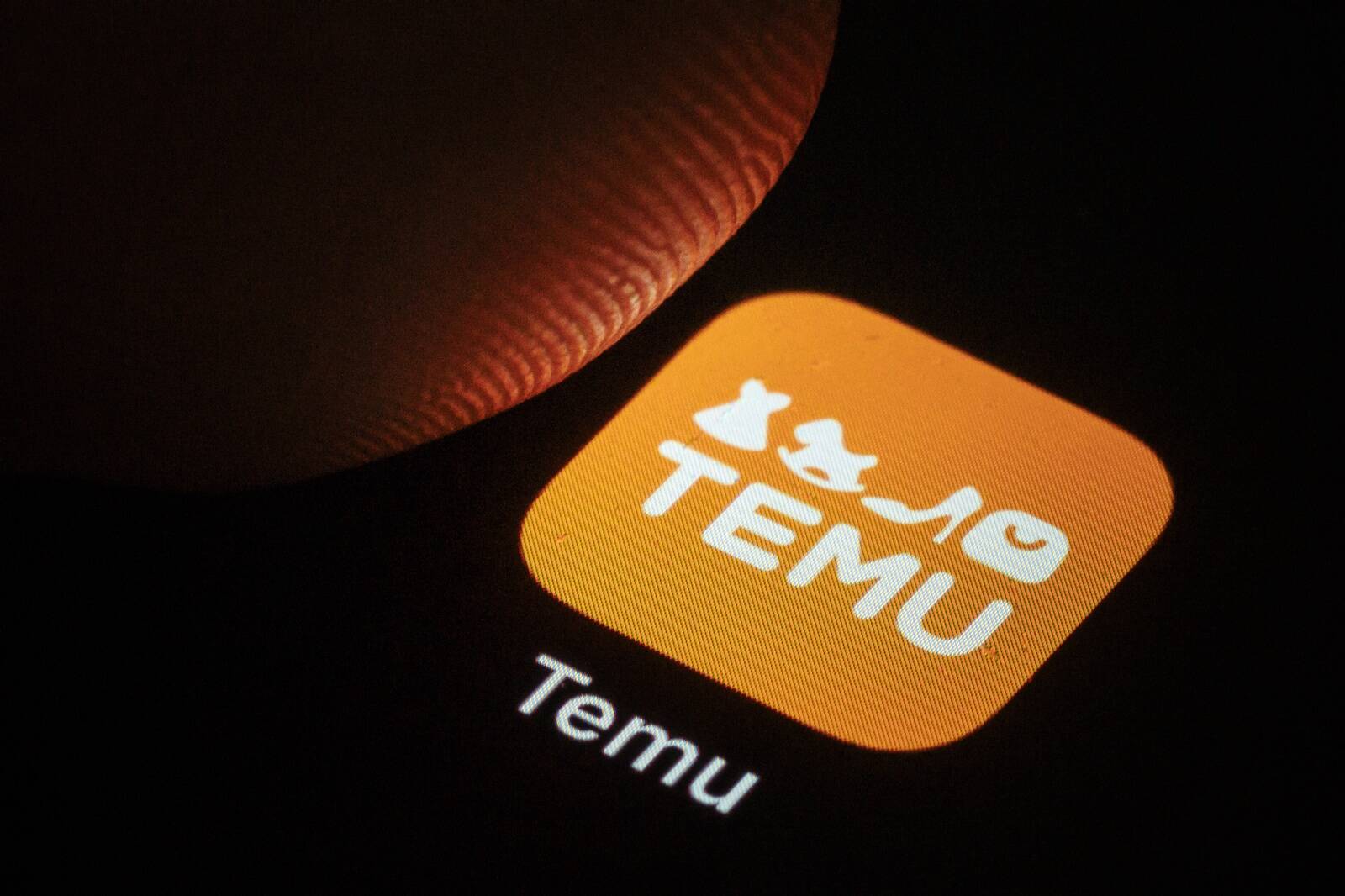 Temu äpp telefonis.