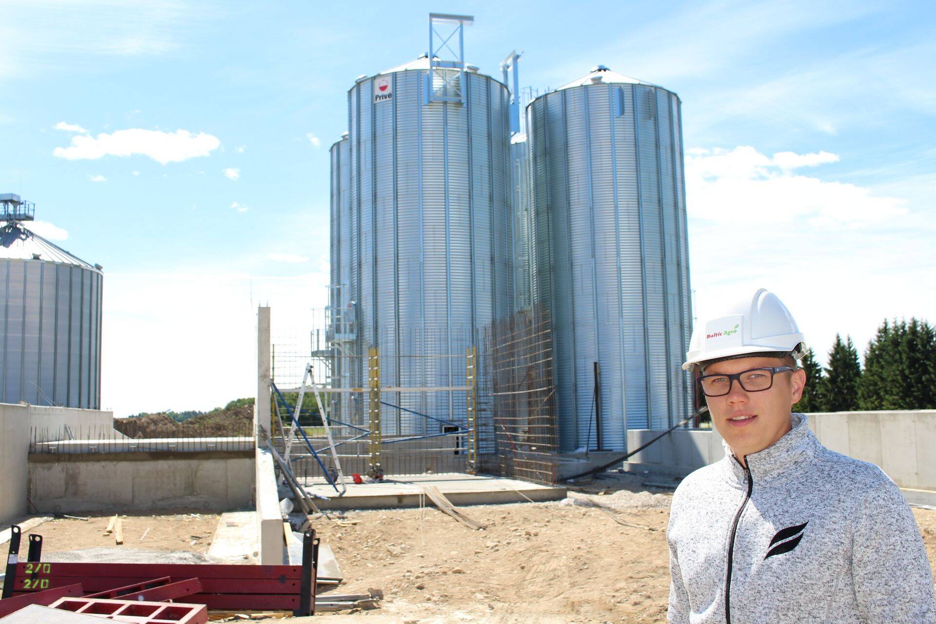 Tanel Põder Baltic Agro Kaarma kuivati ehitust kommenteerimas