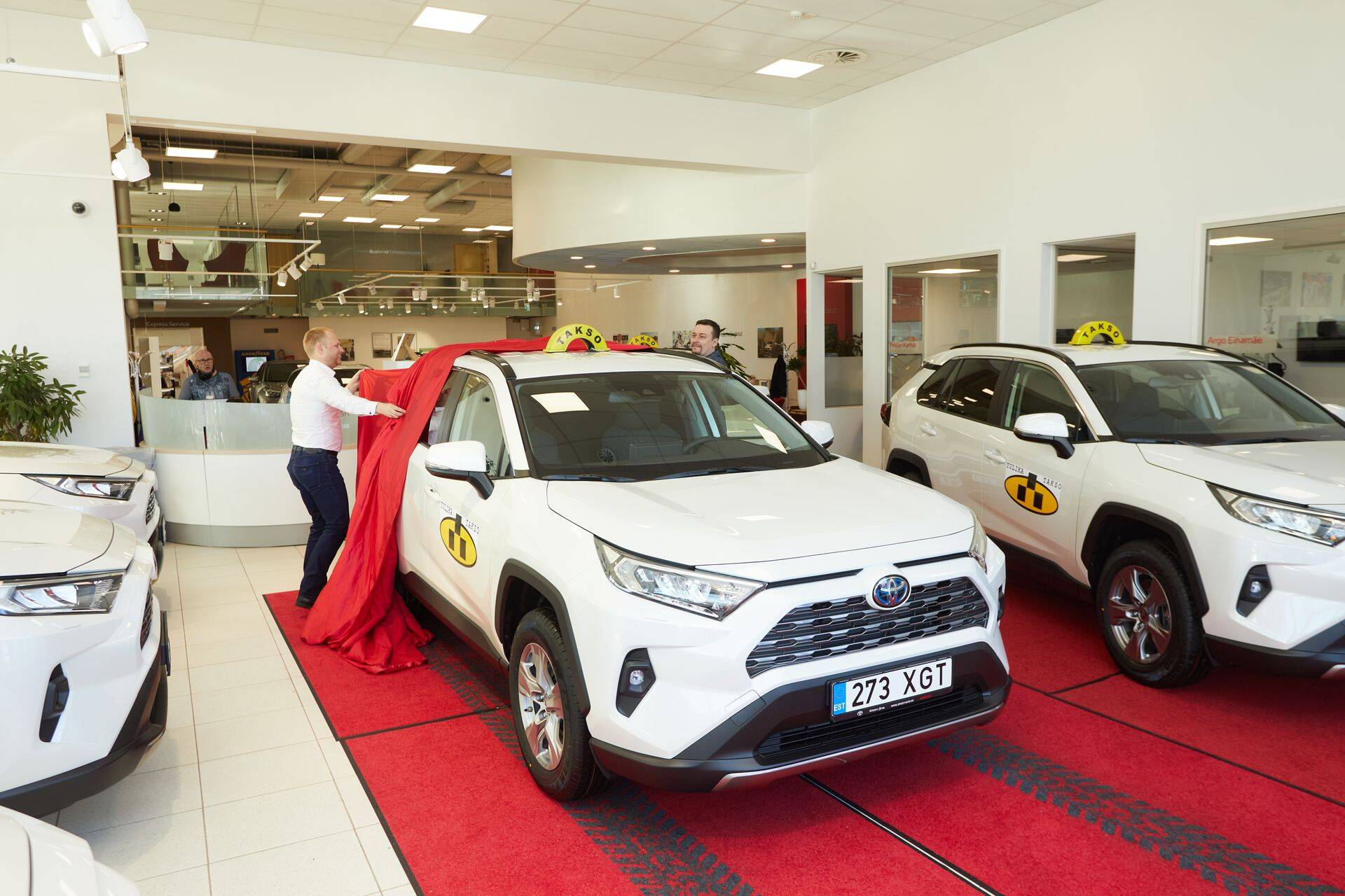 Uute autode üleandmine Tulika Taksole esmaspäeval.