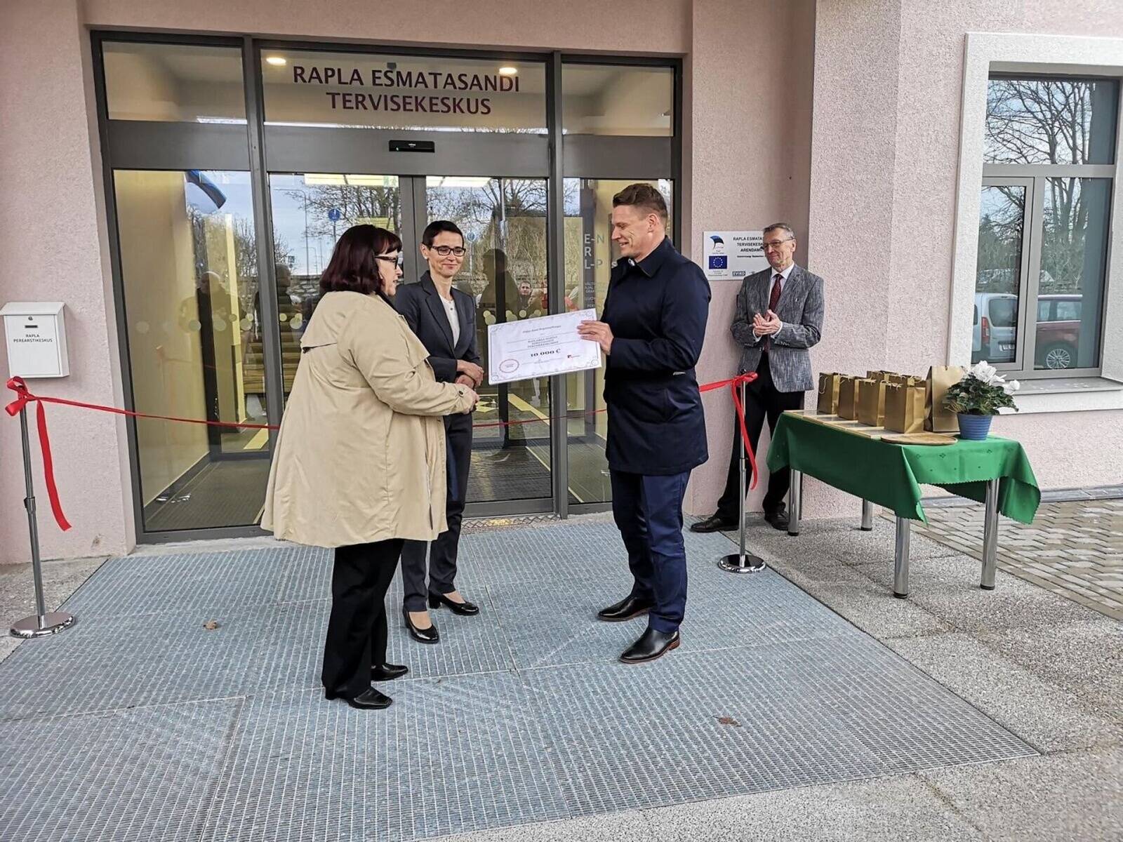 Rapla perearstikeskuse uued ruumid avati 2019. aastal. Pildil keskuse juht doktor Kadri Luga.