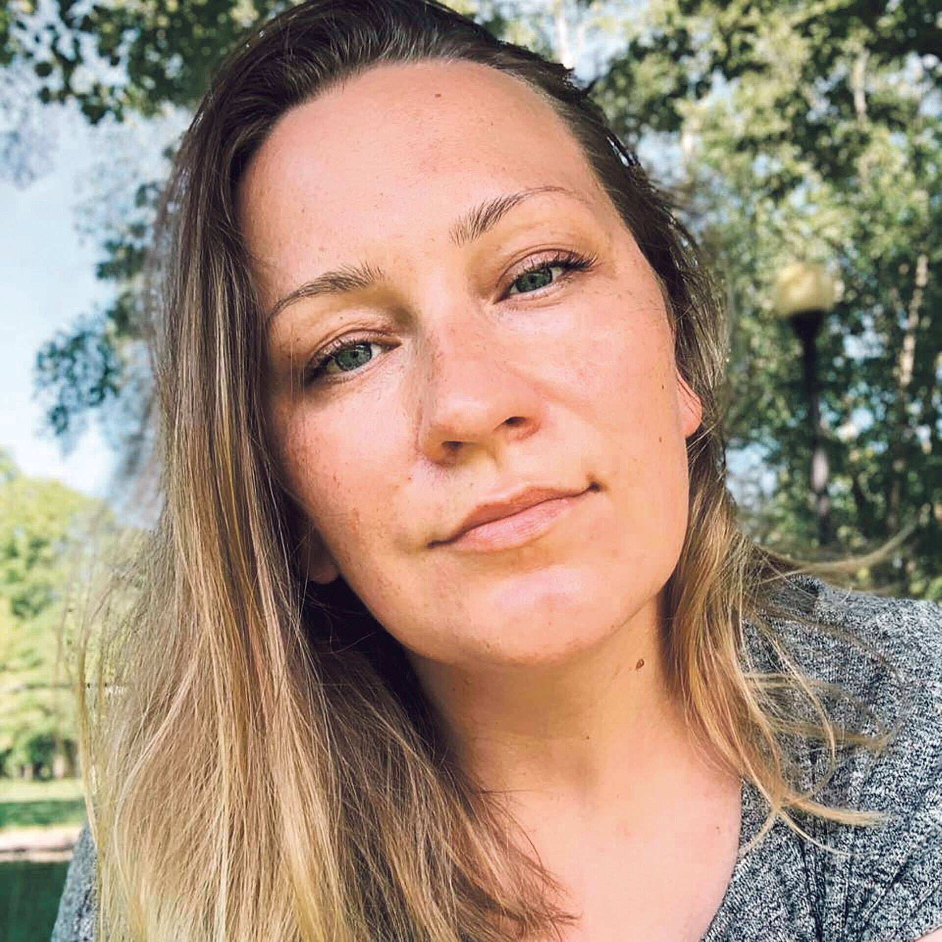 Александра Аверьянова, координатор волонтёрского движения «Друзья Мариуполя»