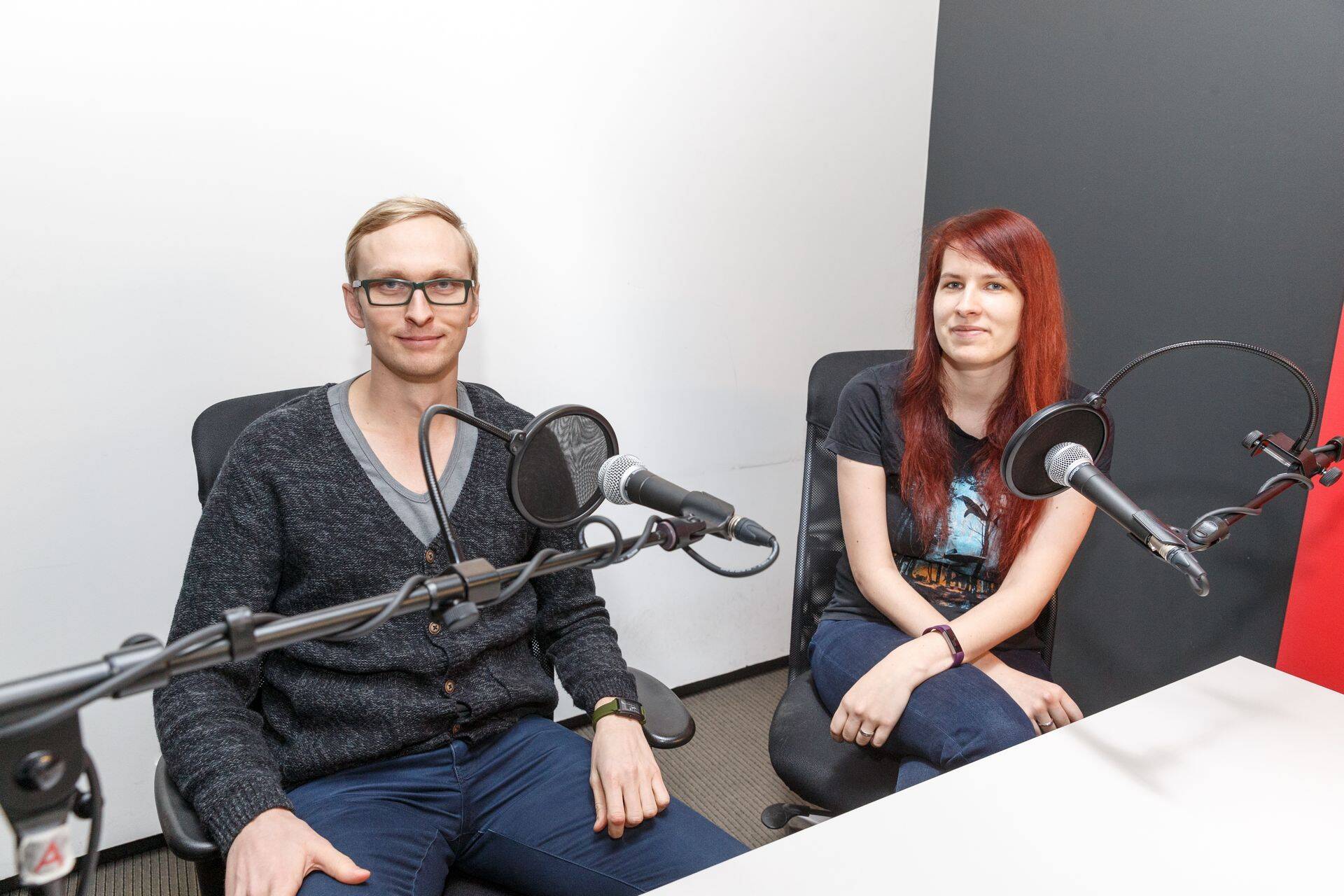 Investeerimisraadio vedajad Tauri Alas ja Kristi Saare.