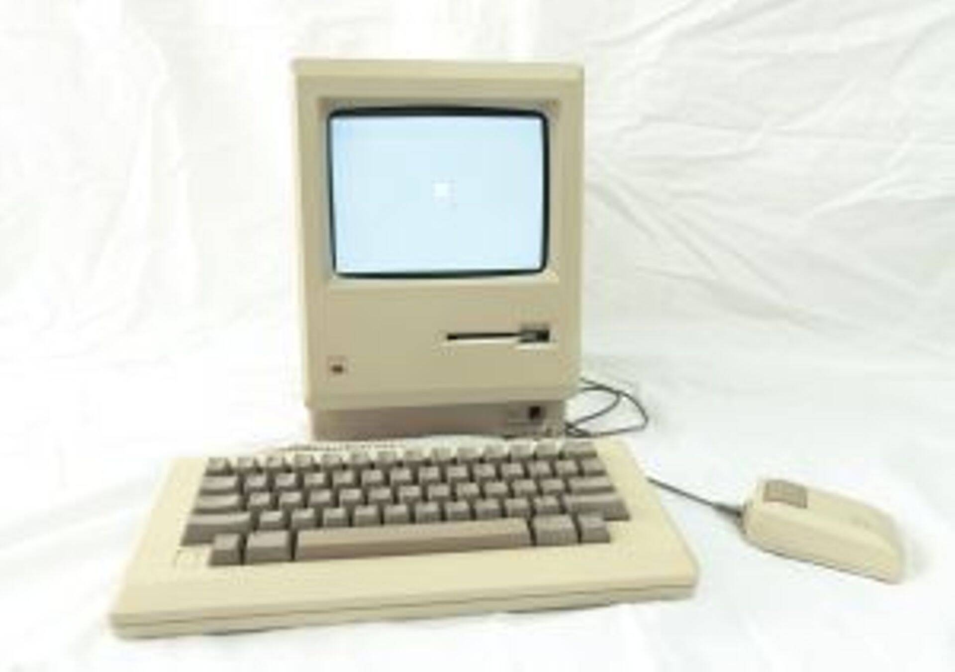 Apple'i Macintoshi arvuti esimene, 1984. aastal välja lastud mudel