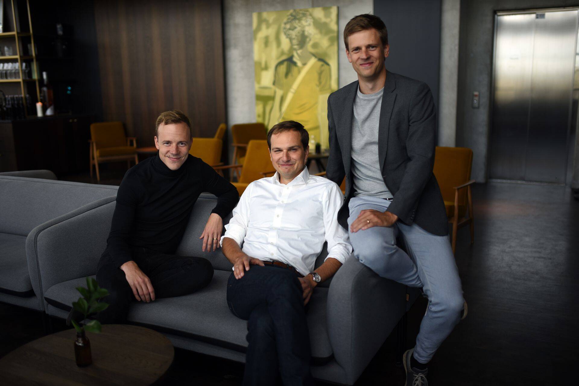 Pactumi asutajad Kristjan Korjus, Martin Rand ja Kaspar Korjus kaasasid septembris alustuseks miljon eurot Eesti investoritelt. Nüüd lisandusid Berliini investor ning USA börsifirma.