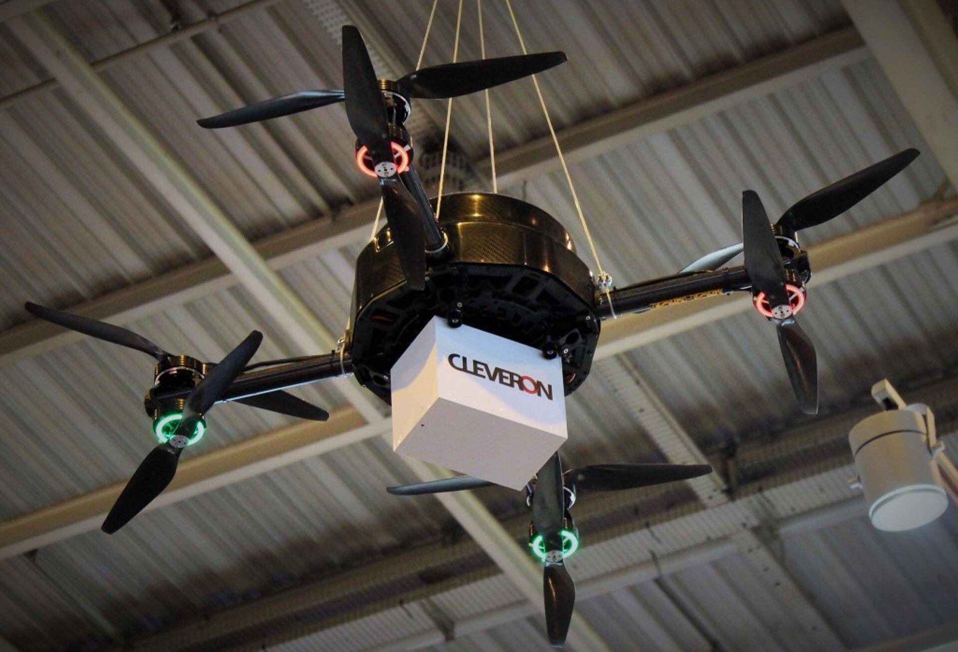 Selline näeks välja Cleveroni droon, mis veaks pakke pakirobotite ja klientide vahel laiali.