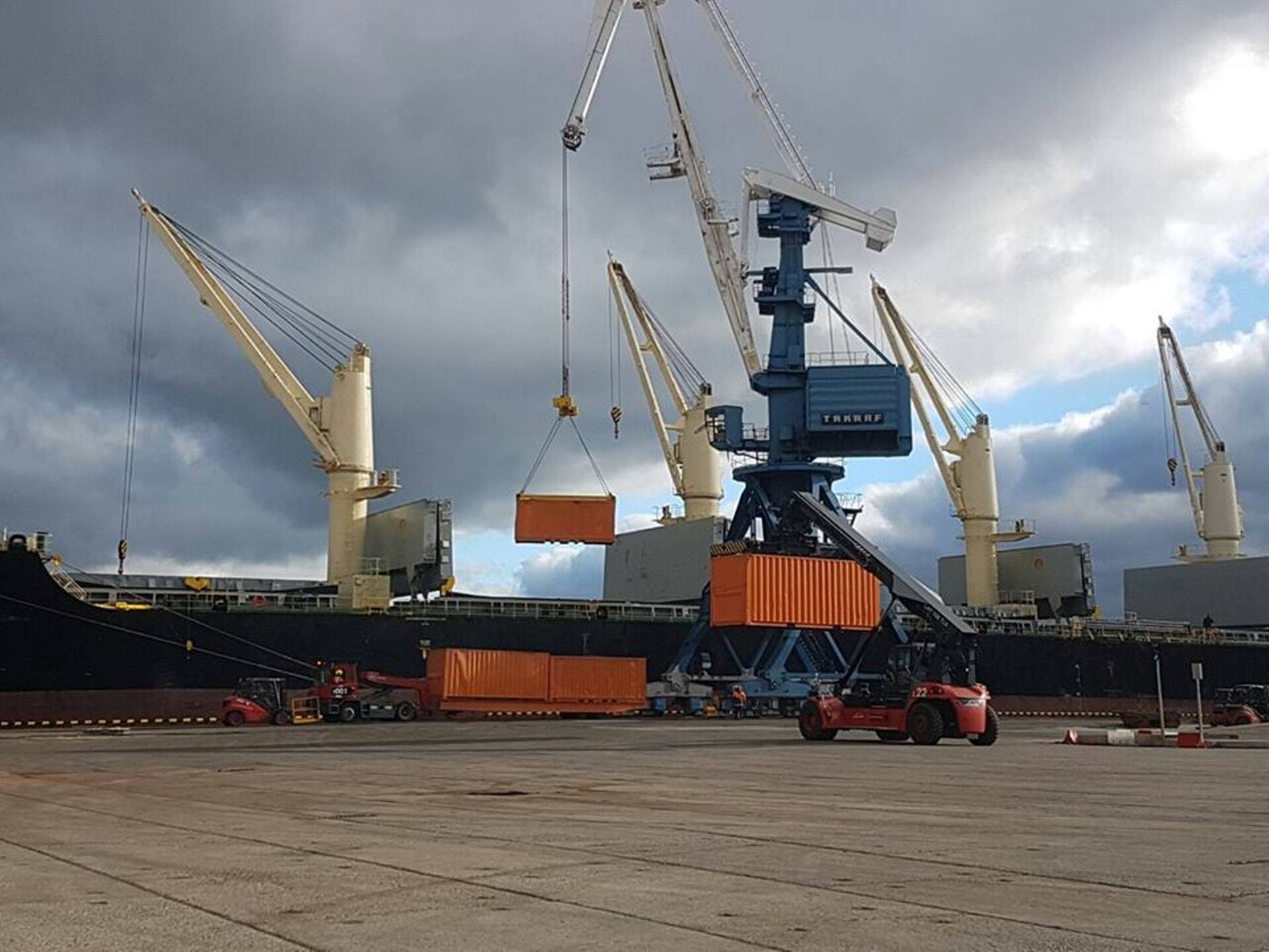 See on ajalooliselt esimene 25 000 tonnine kollase herne laev Eestist