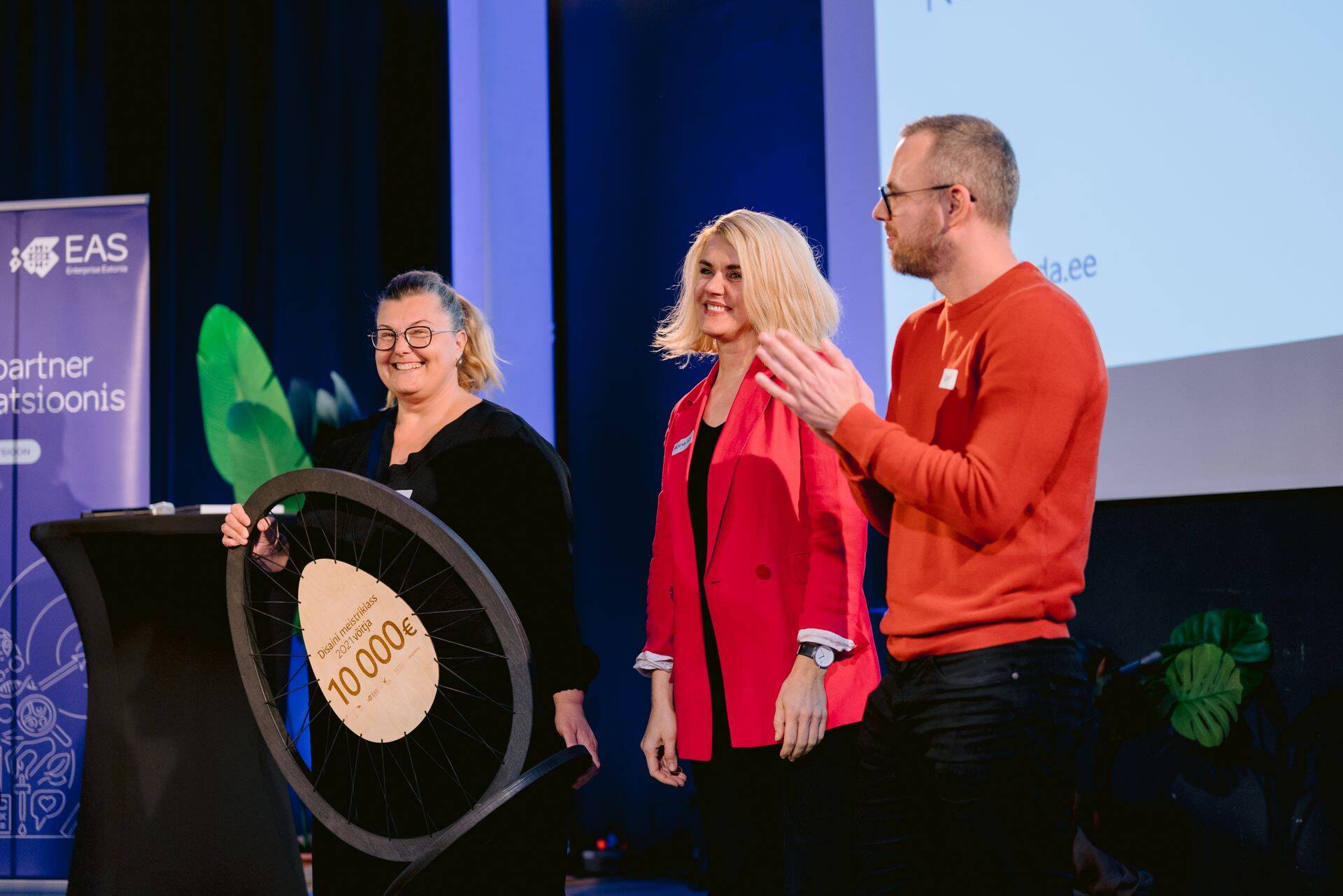 EASi tootearenduse programmi „Disaini meistriklass“ 10 000 euro suuruse peapreemia võitis personaliseeritud tapeedi e-poe lahendust arendav Baubauwall.