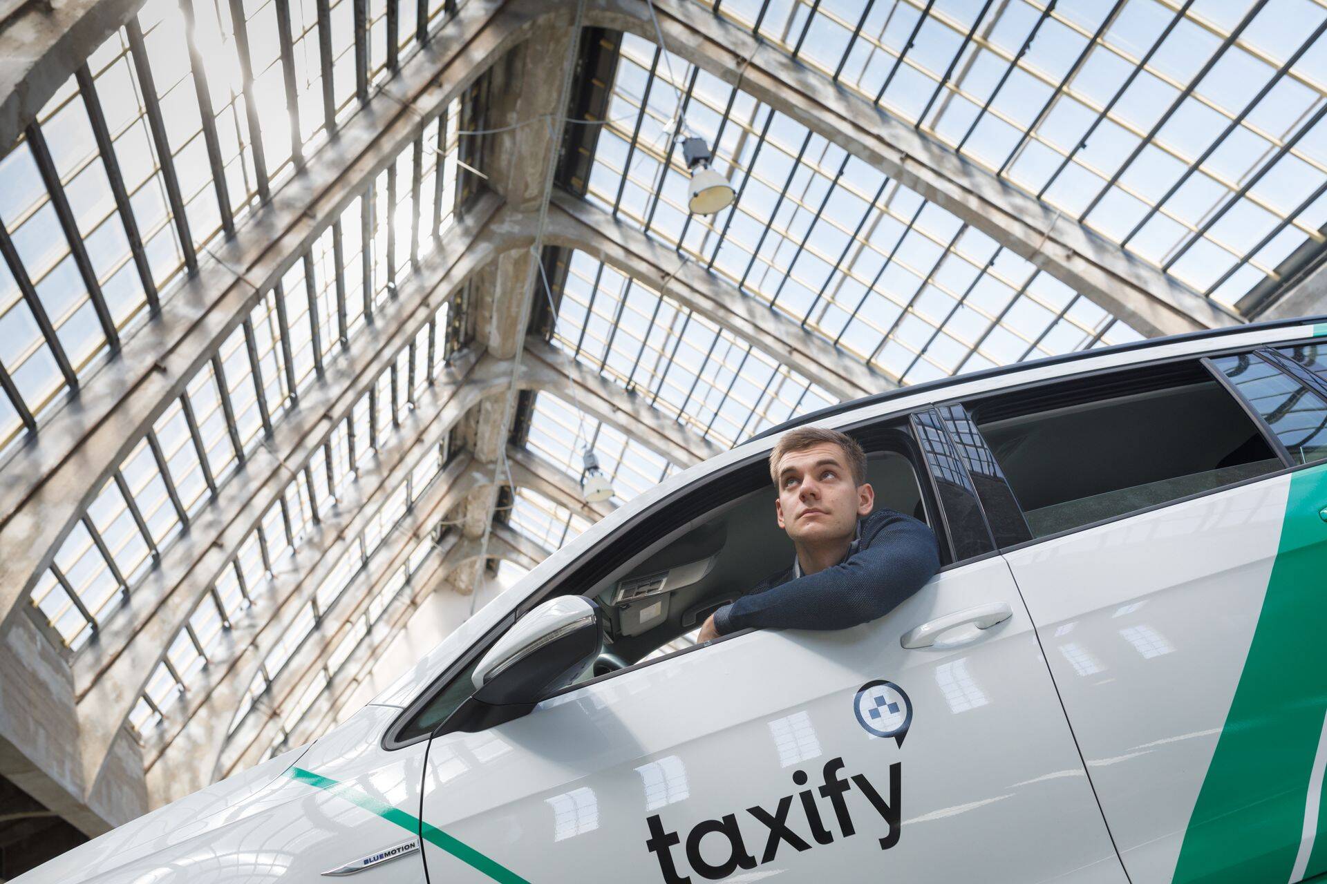 Eesti idufirma Taxify teatas, et jätkab tegevust Eestis ja võitleb transpordiplatvormide püsimise eest.
