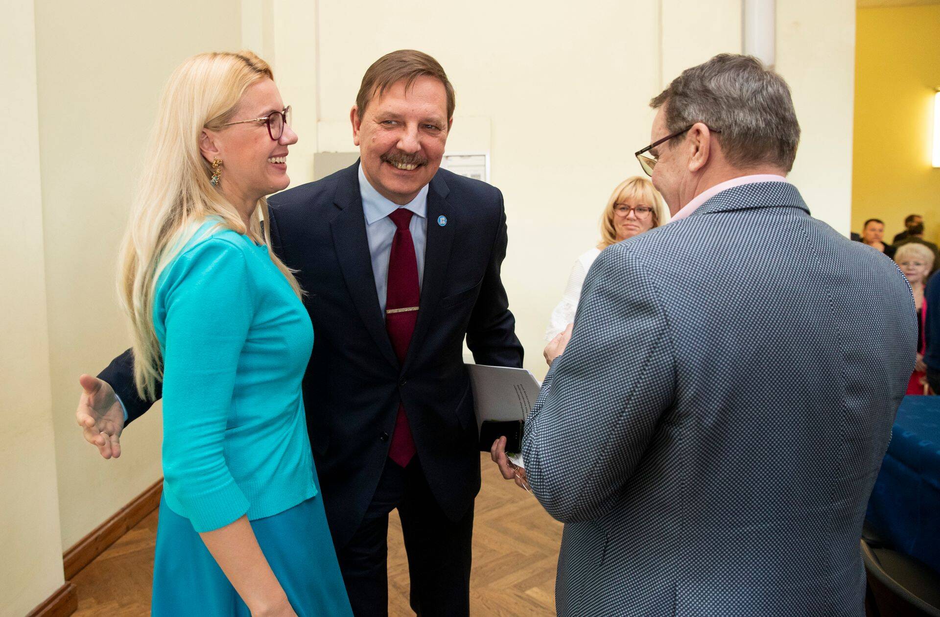 Keskerakonna volikogul selgus, et senise majandusministri Kadri Simsoni (vasakul) järeltulijaks saab ilmselt Taavi Aas.