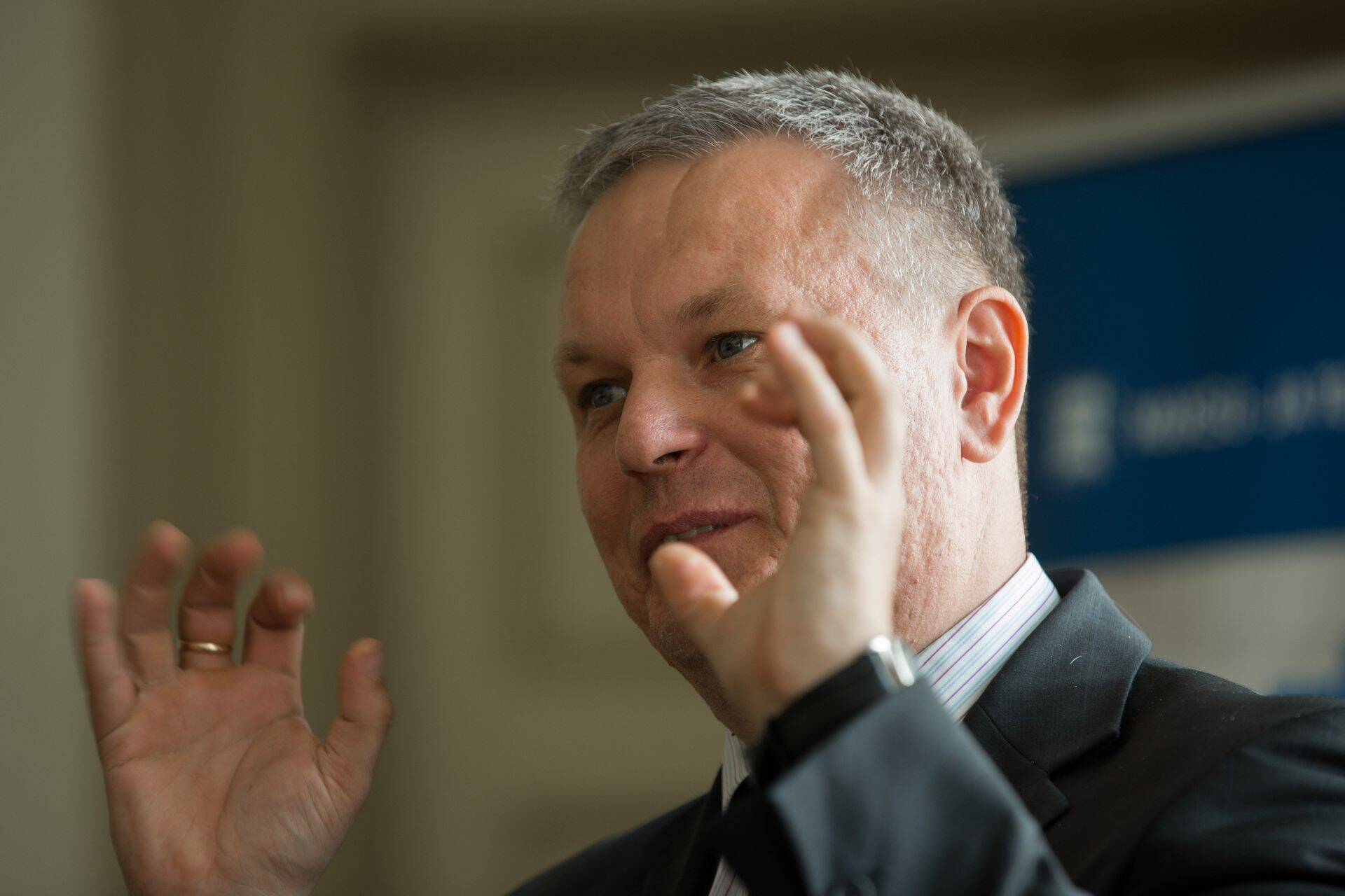 Maksu- ja tolliameti peadirektor Marek Helm tõdes, et väga suur osa maksutulust on jäänud saamata. Seega on vaja kiiresti muudatusi teha.