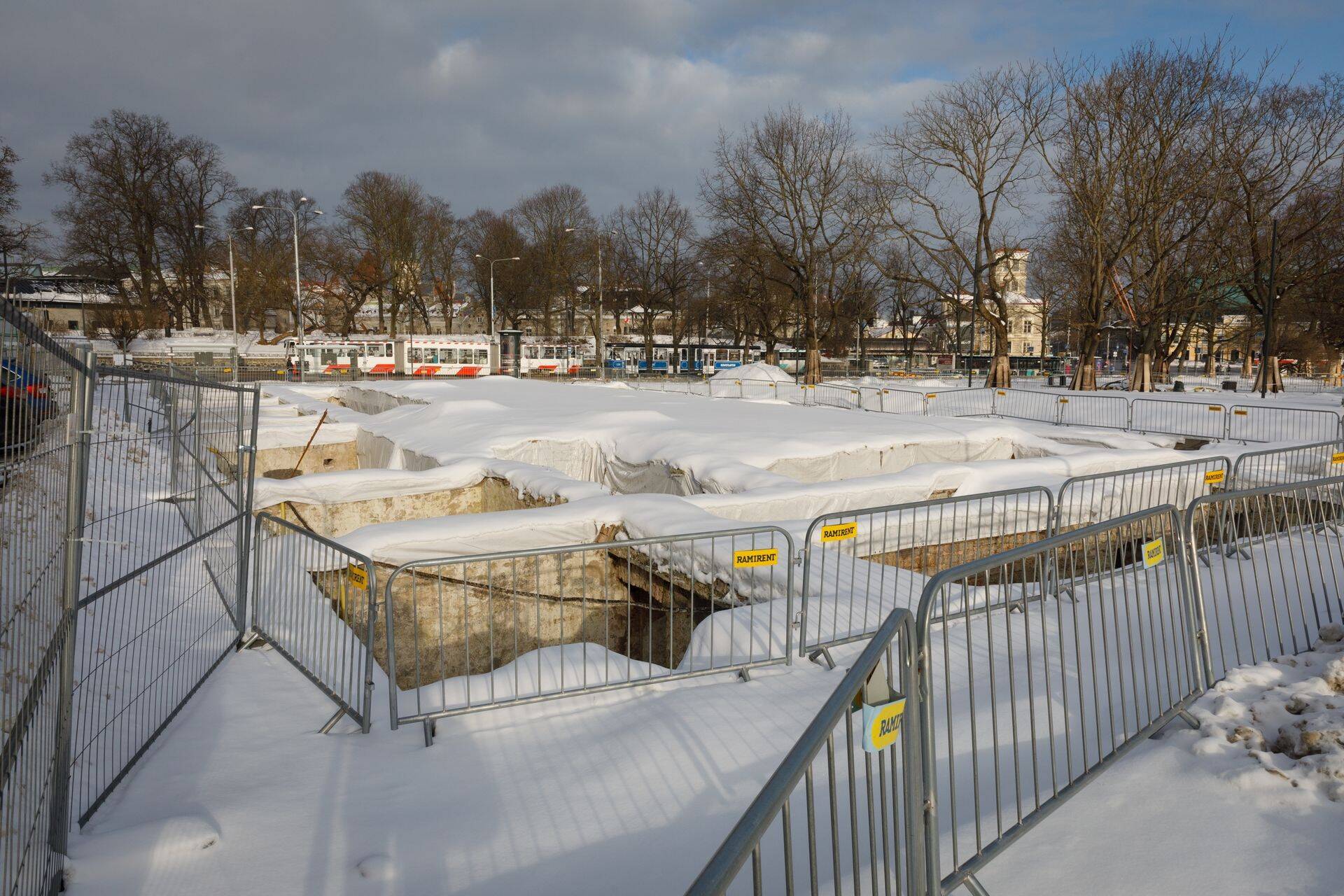Tulevase paviljoni asukoht Estonia teatri kõrval.