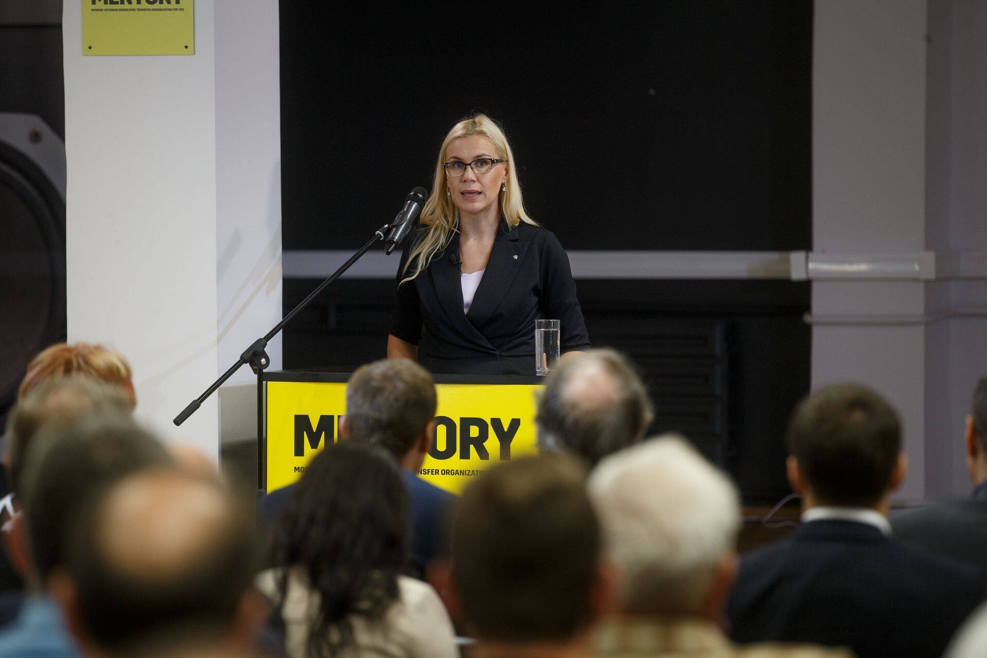 Keskerakonna aseesimees ja üks erakonna esimehe kandidaate Kadri Simson.