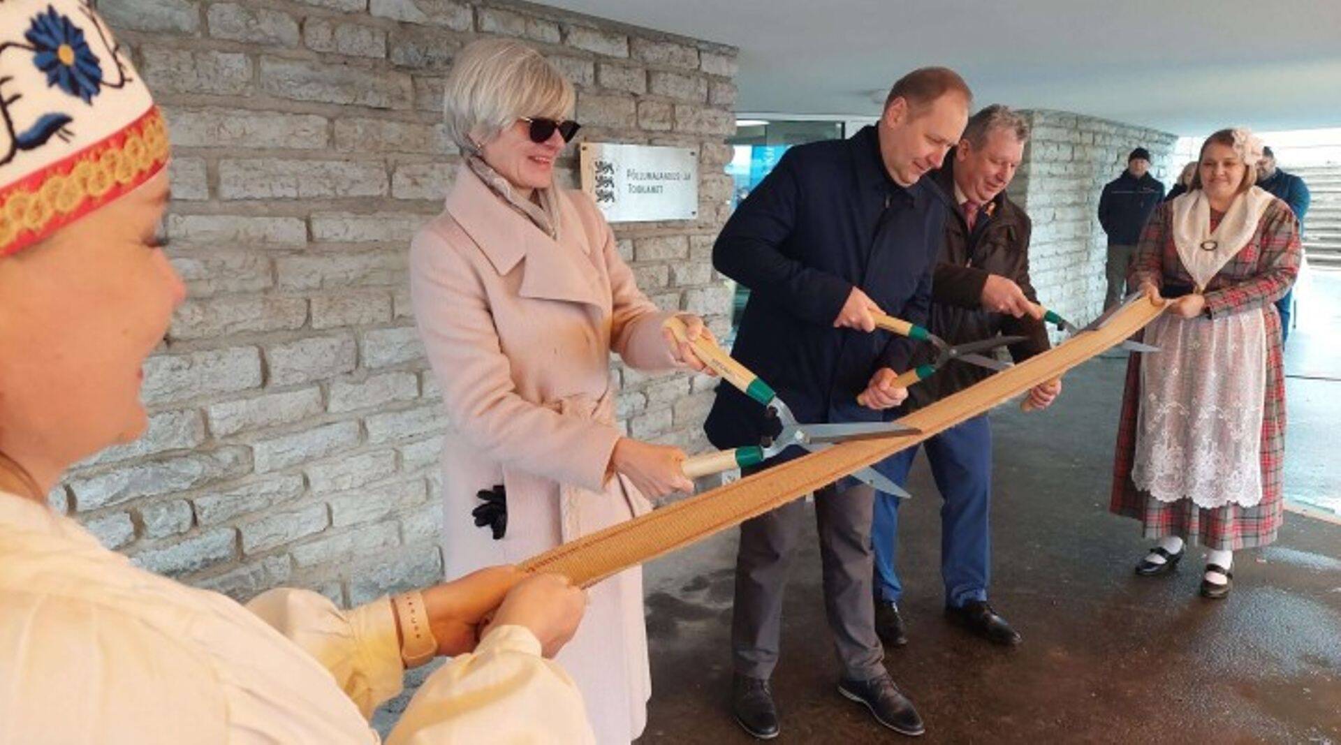 PTA Saku peakontori hoone pidulik avamine.