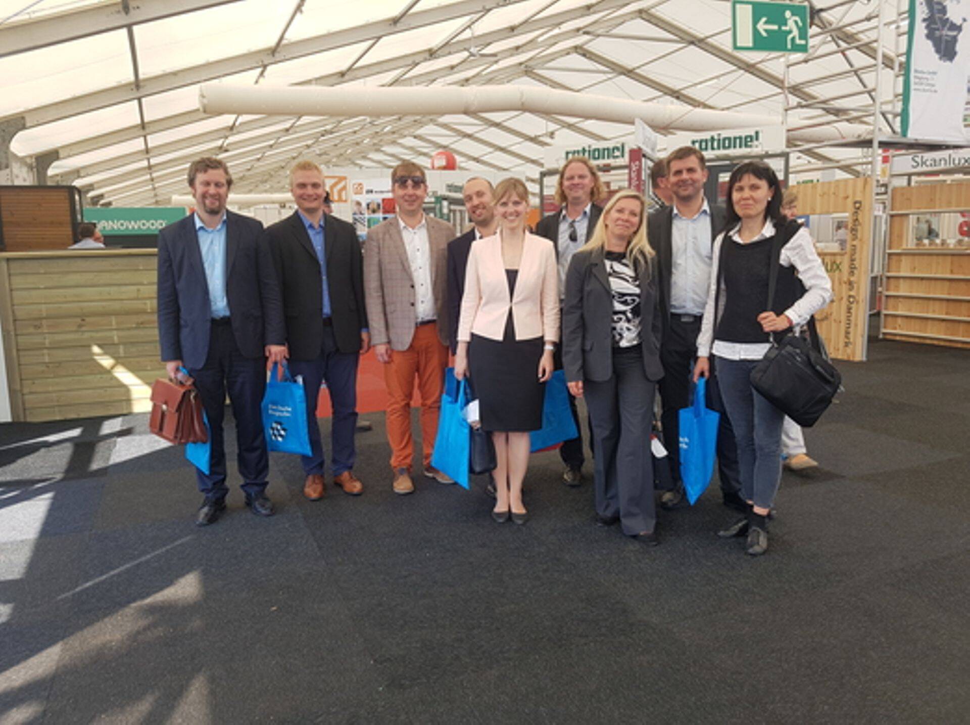 Eesti Puitmajaklastri delegatsioon.