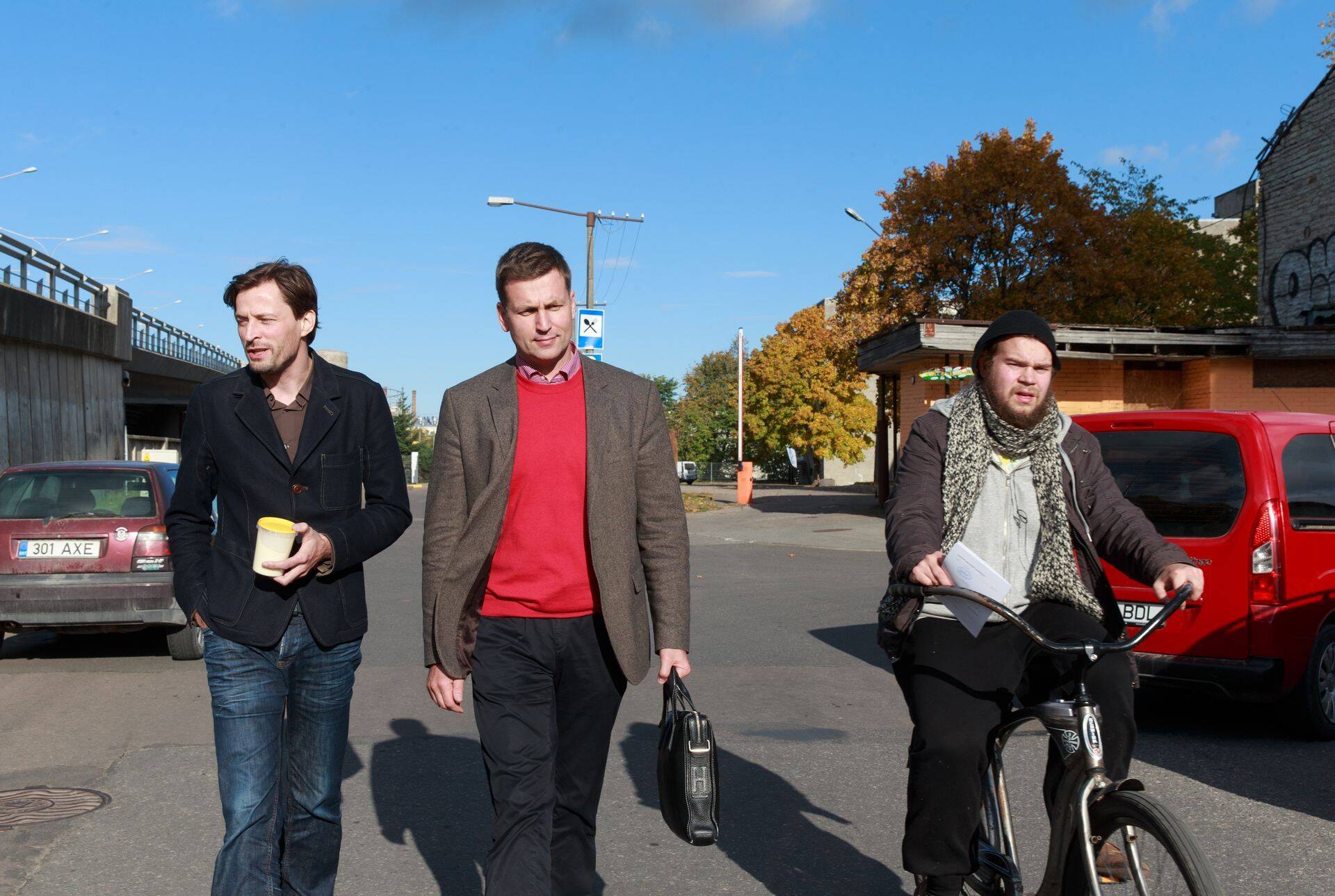 Kristjan Olei (vasakul) ja Richard Tomingas käisid kolmapäeval Äripäeva toimetuses oma ärist rääkimas. Fotol on nad tänaval Äripäeva kontori juures.