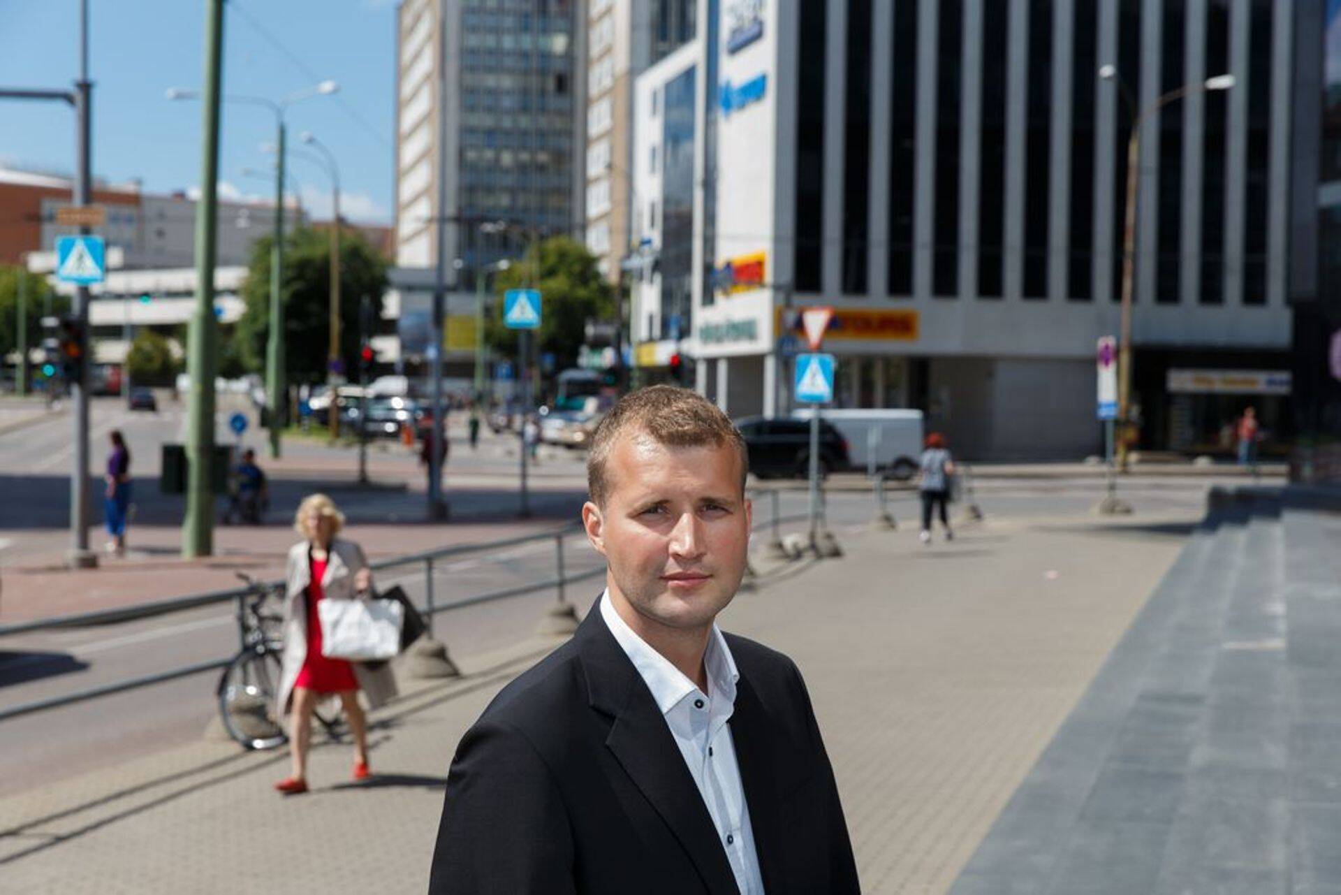 LHV Pärsia Lahe Fondi juht Joel Kukemelk ootab mai lõpus OPECi kartellilt sõnumit, mis peaks nafta hinda kergitama.