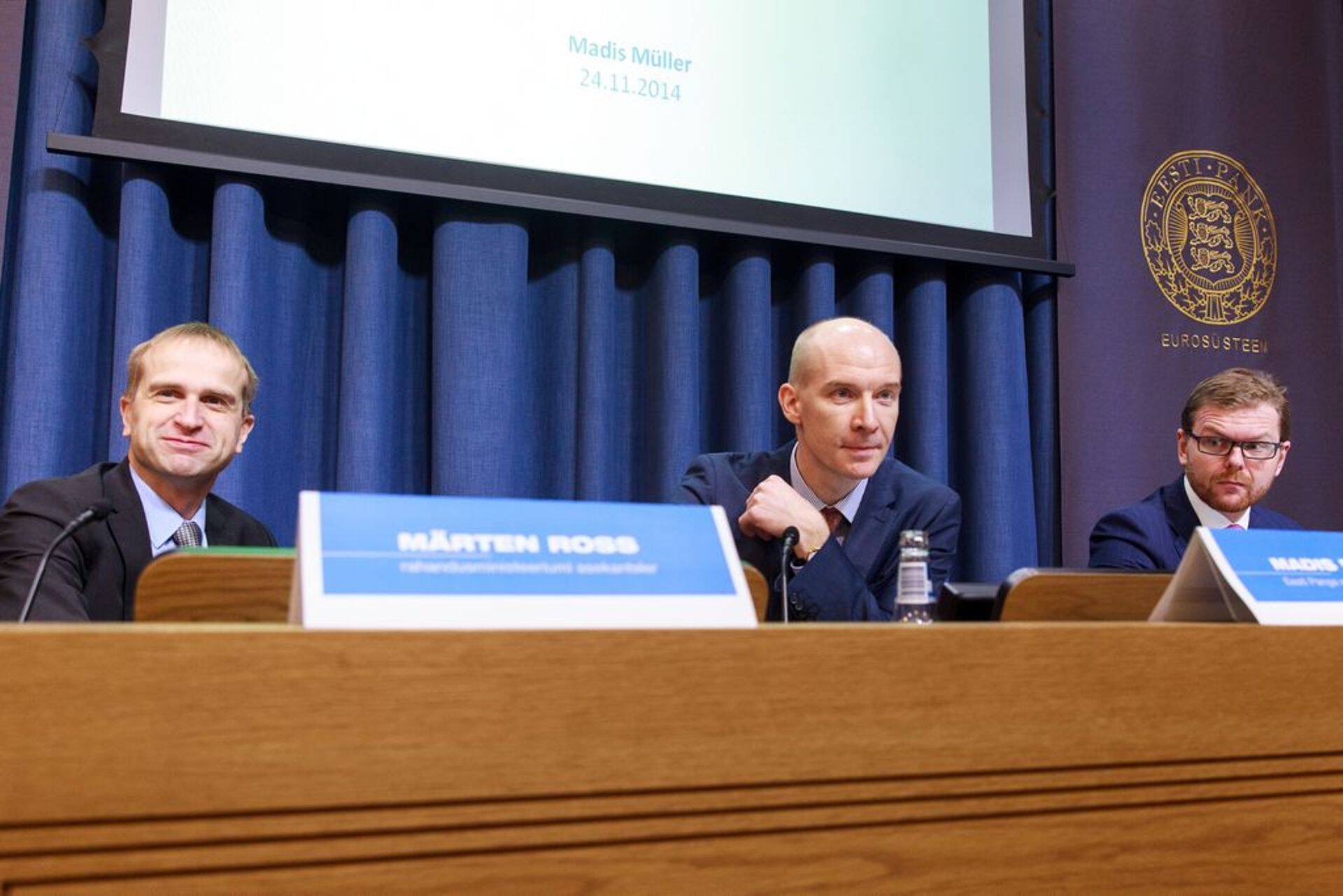 Rahandusministeeriumi asekantsler Märten Ross (vasakult), Eesti Panga asepresident Madis Müller ja finantsinspektsiooni juhatuse esimees Kilvar Kessler.