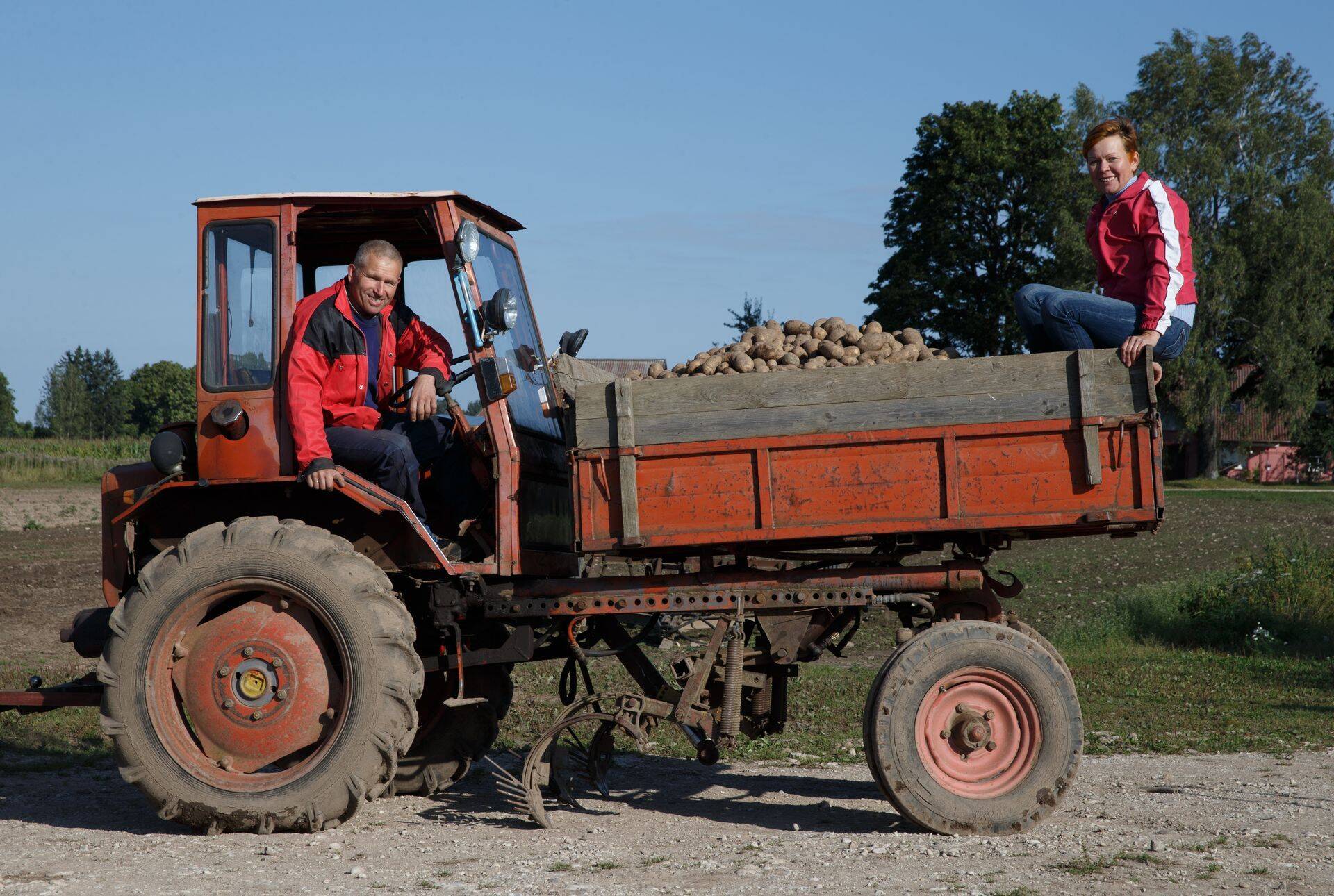 Lapsest saati põllumajandusega tegelenud Meelis ja Piia Tiigemäe said oma Rebase talust tänavu korraliku saagi.