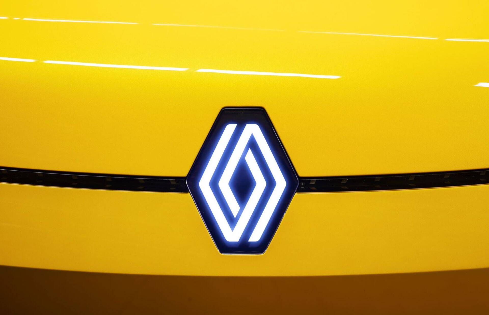 Uus logo võetakse järk-järgult kasutusele kõikidel Renault’ sõidukitel.