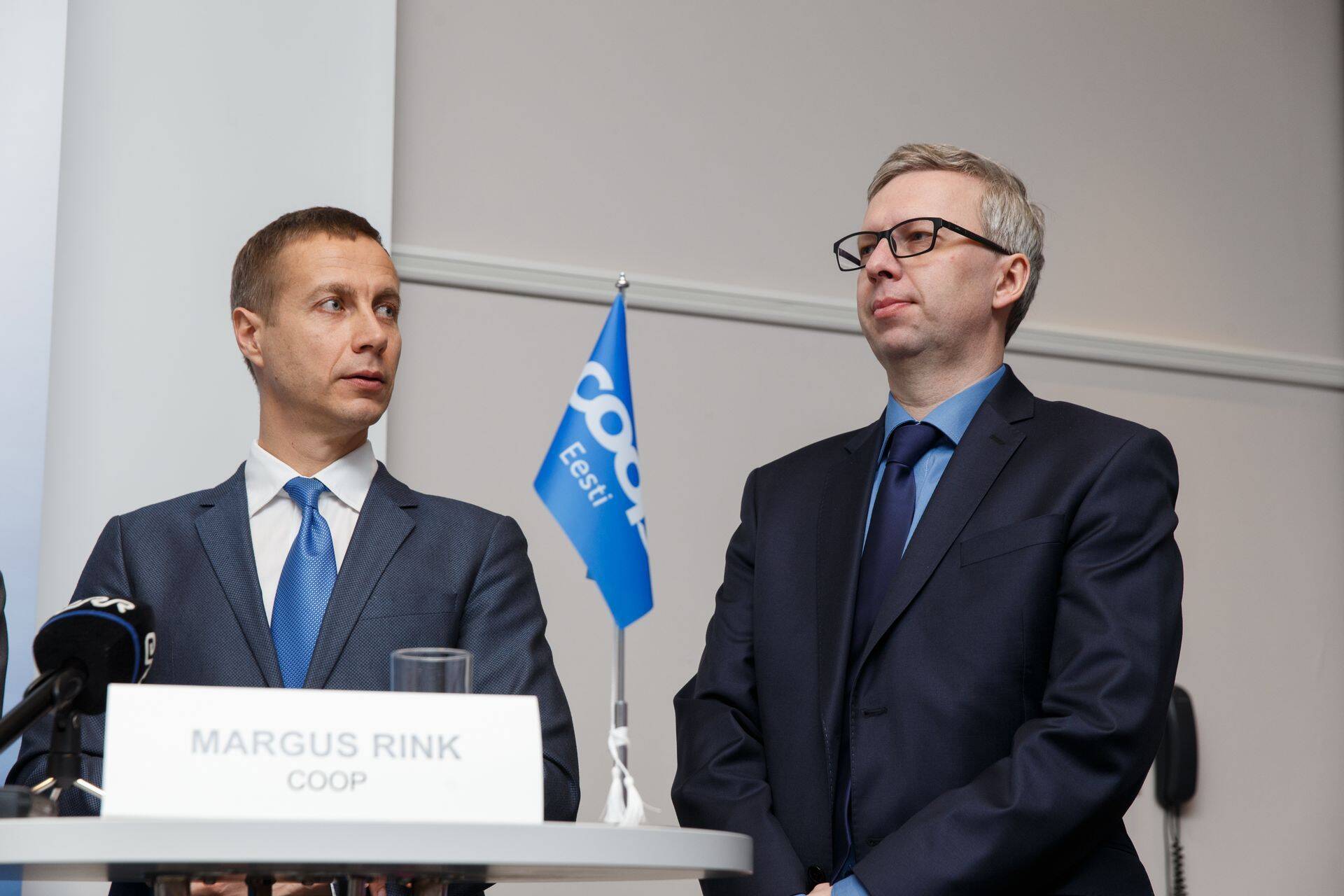 Margus Rink (vasakul) võtab uue panga juhtimise üle, Krediidipanga nõukogu esimees Andrus Kluge lahkub ametist.