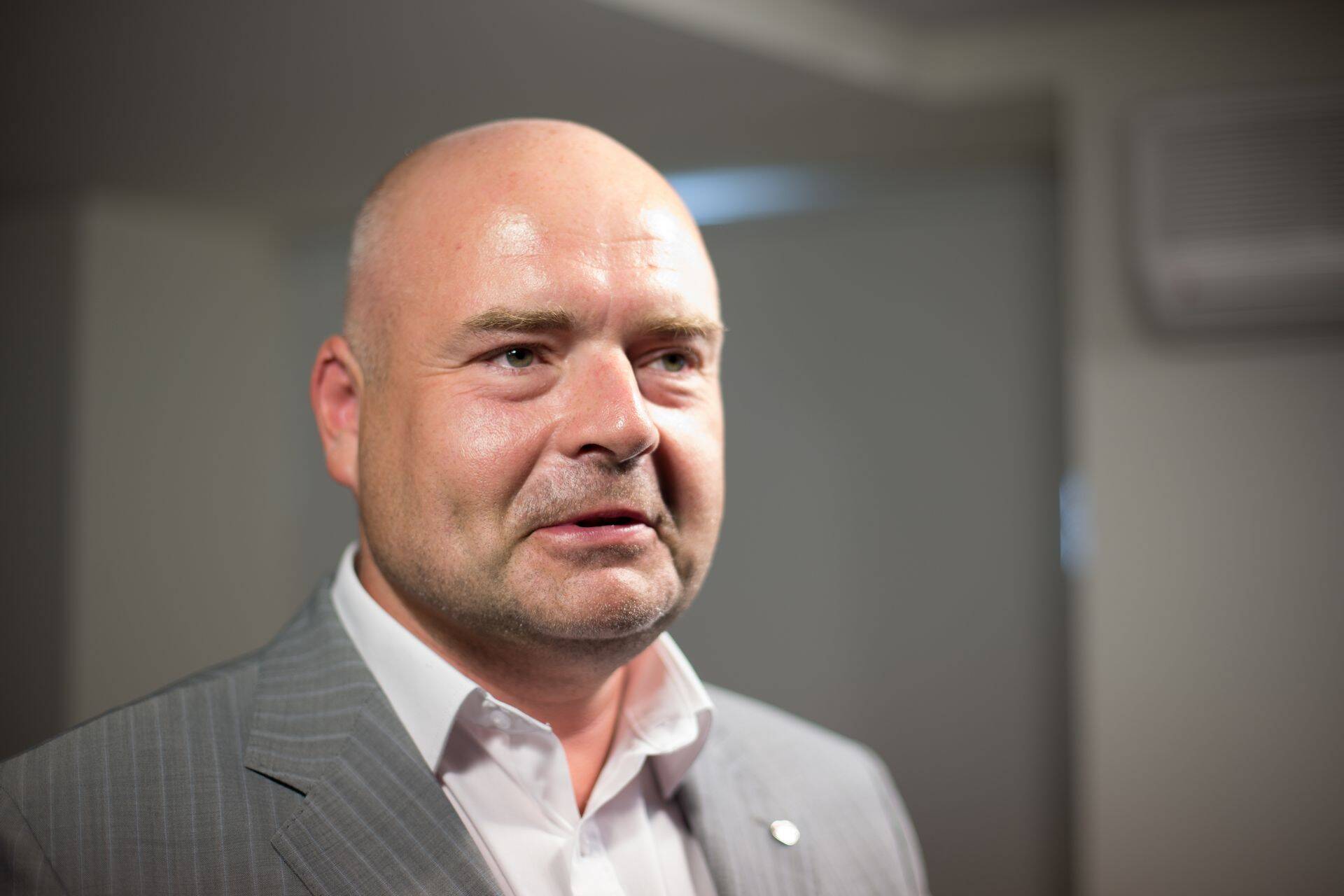 Siseminister Andres Anvelti sõnul aitab valitsuse määrus leevendada tööjõupuudust hetkedel, mil töökätest kõige suurem puudus on.