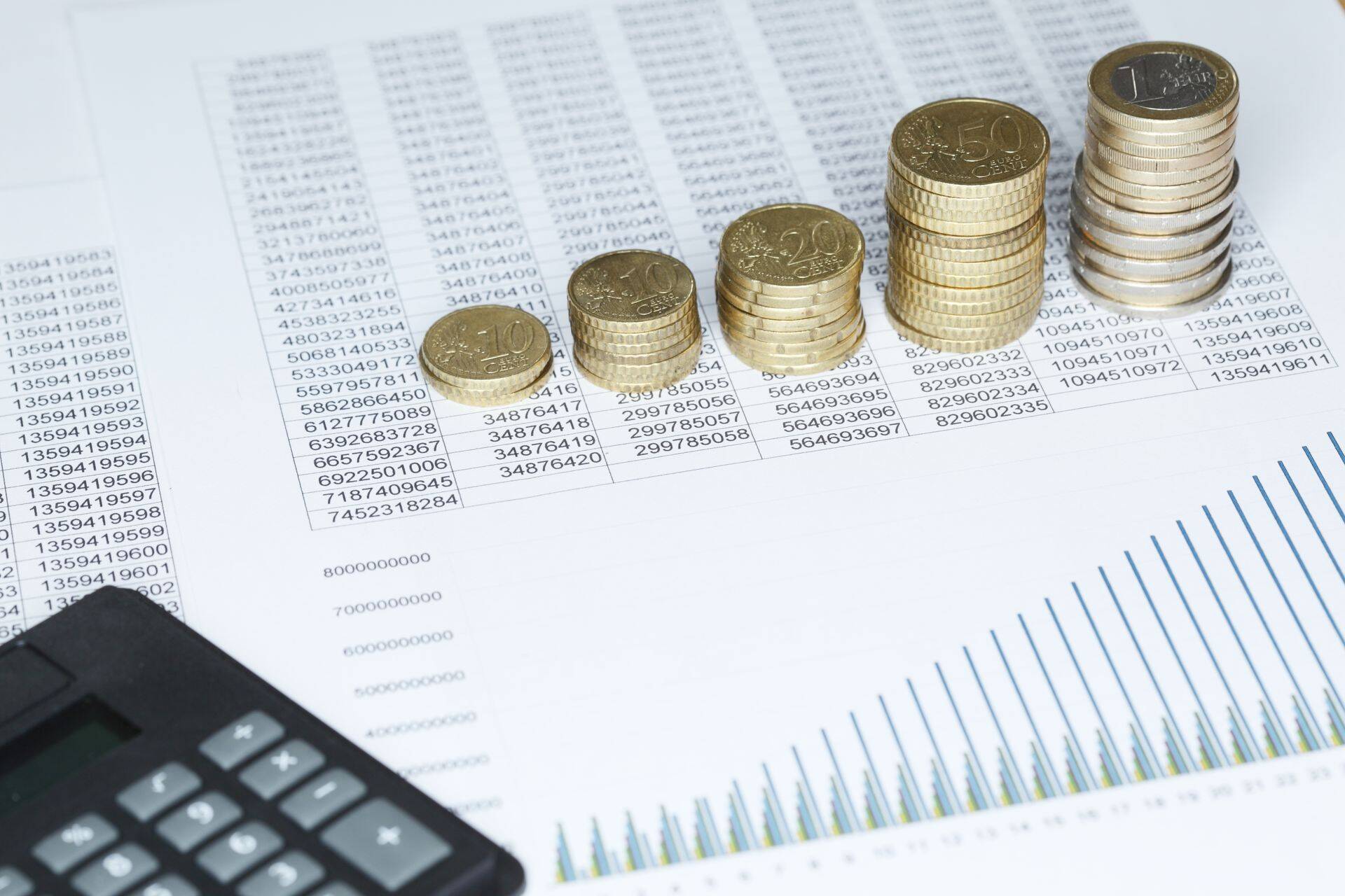 values \u200b\u200bwith money stack