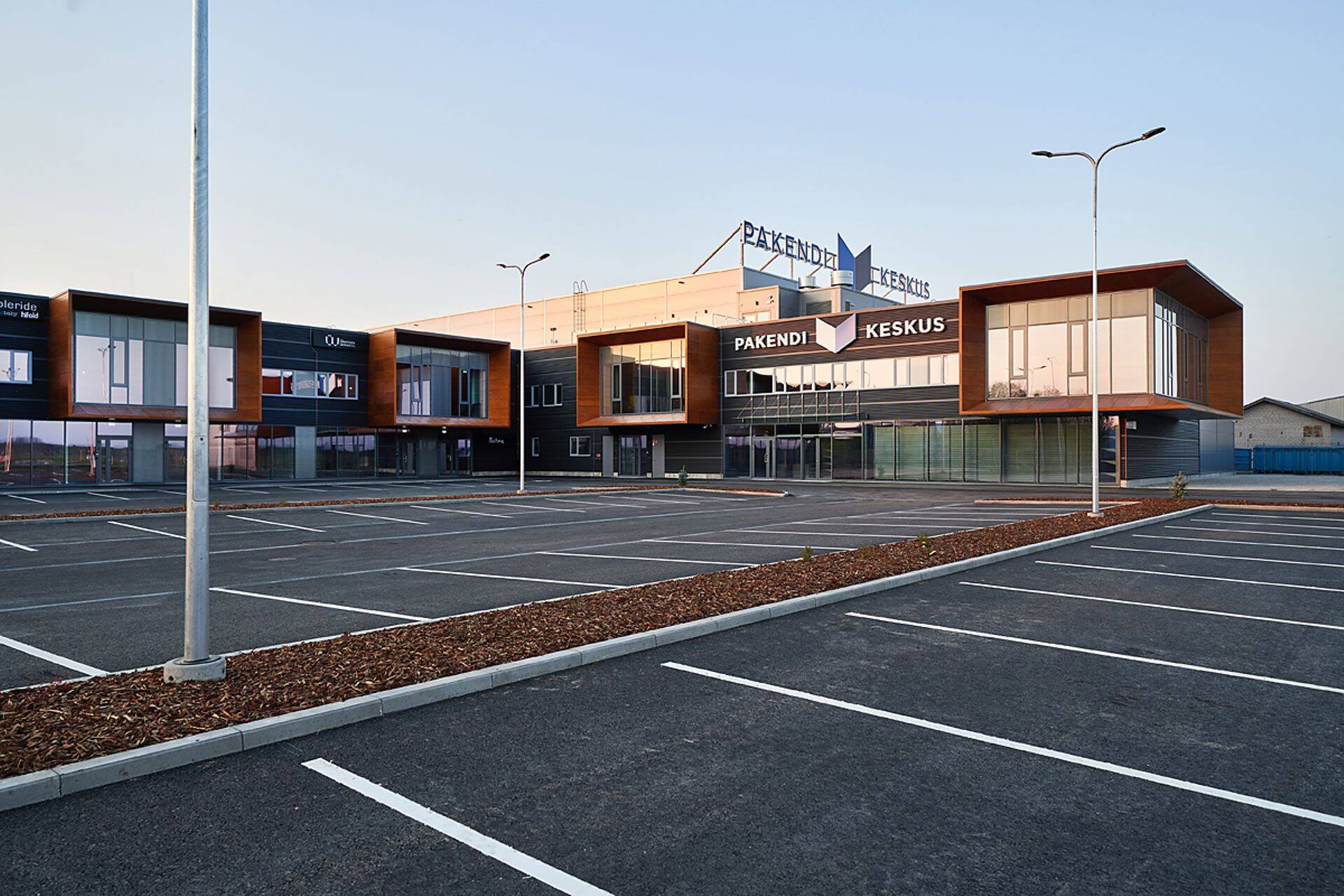 Pakendikeskuse uus lao- ja büroohoone.