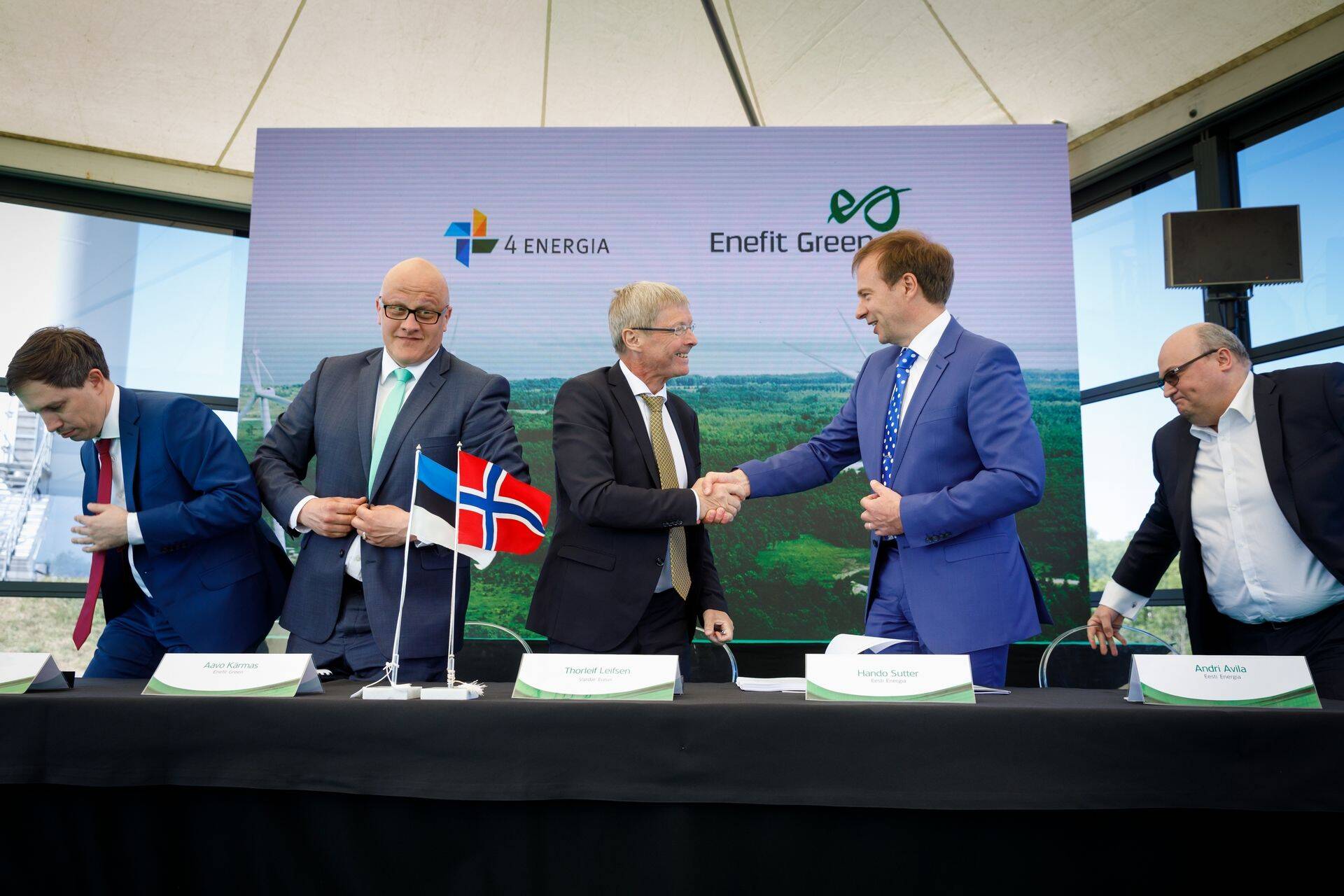 Pressikonverents Enefit Greeni ja Nelja Energia tehingu sõlmimise teatega.
