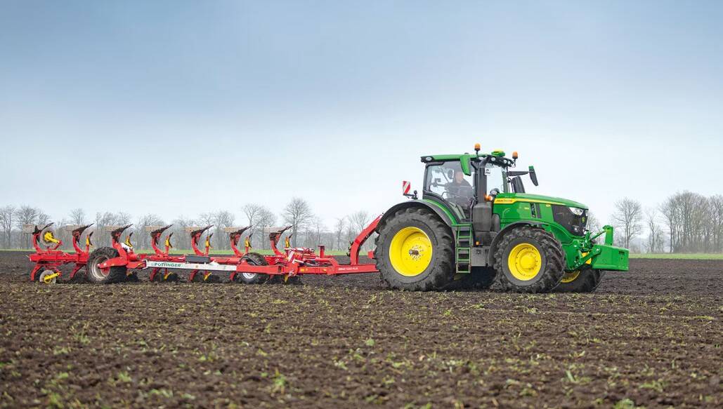 I koht – 247 hj võimsust arendav John Deere 6R 250 osutus läinud aastal Eestis kõige rohkem ostetud põllutraktoriks. Seda traktorit osteti mullu 17. korral.