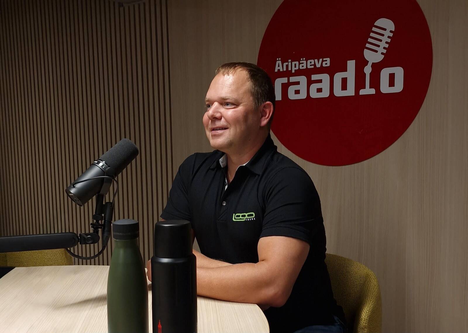 Logotrade asutaja ja juht Anti Saluneem rääkimas firmakingitustest Äripäeva Raadios.