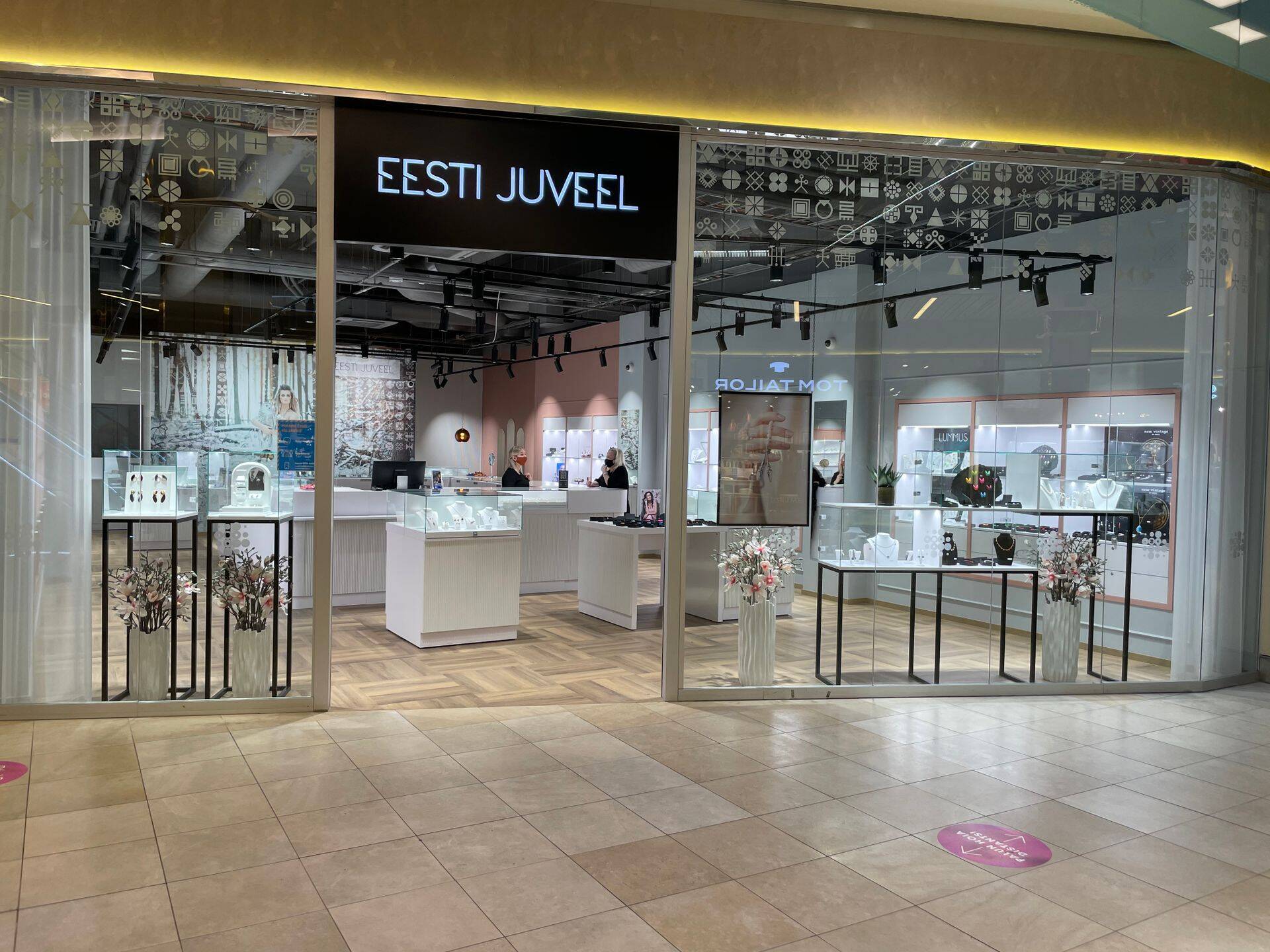Eesti Juveel avas Tartu Kaubamajas oma suurima poe