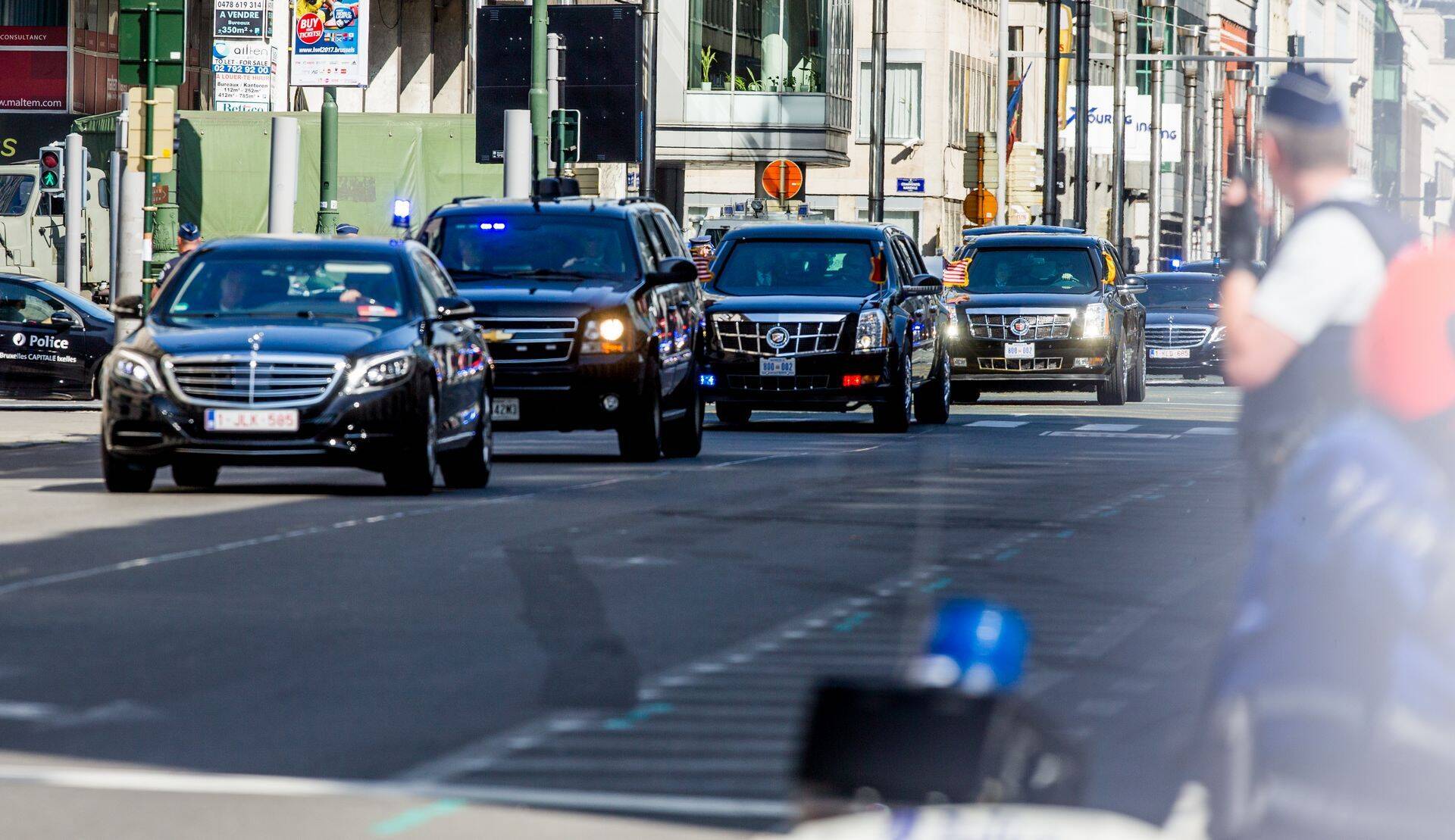 Autokolonn president Donald Trumpiga