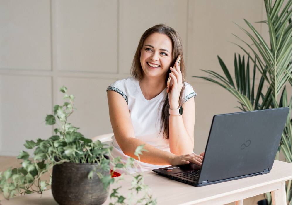 „Kui ettevõttes puudub turunduslik kompetents, saab praktikandi juhendajaks olla keegi väljastpoolt – spetsialist, kes aitab seada eesmärgid, siduda tegevused ettevõtte sihtidega, anda tagasisidet ja täita teadmiste lünki,“ soovitab GEEKSi sotsiaalmeedia osakonna juht Kelli Süld.