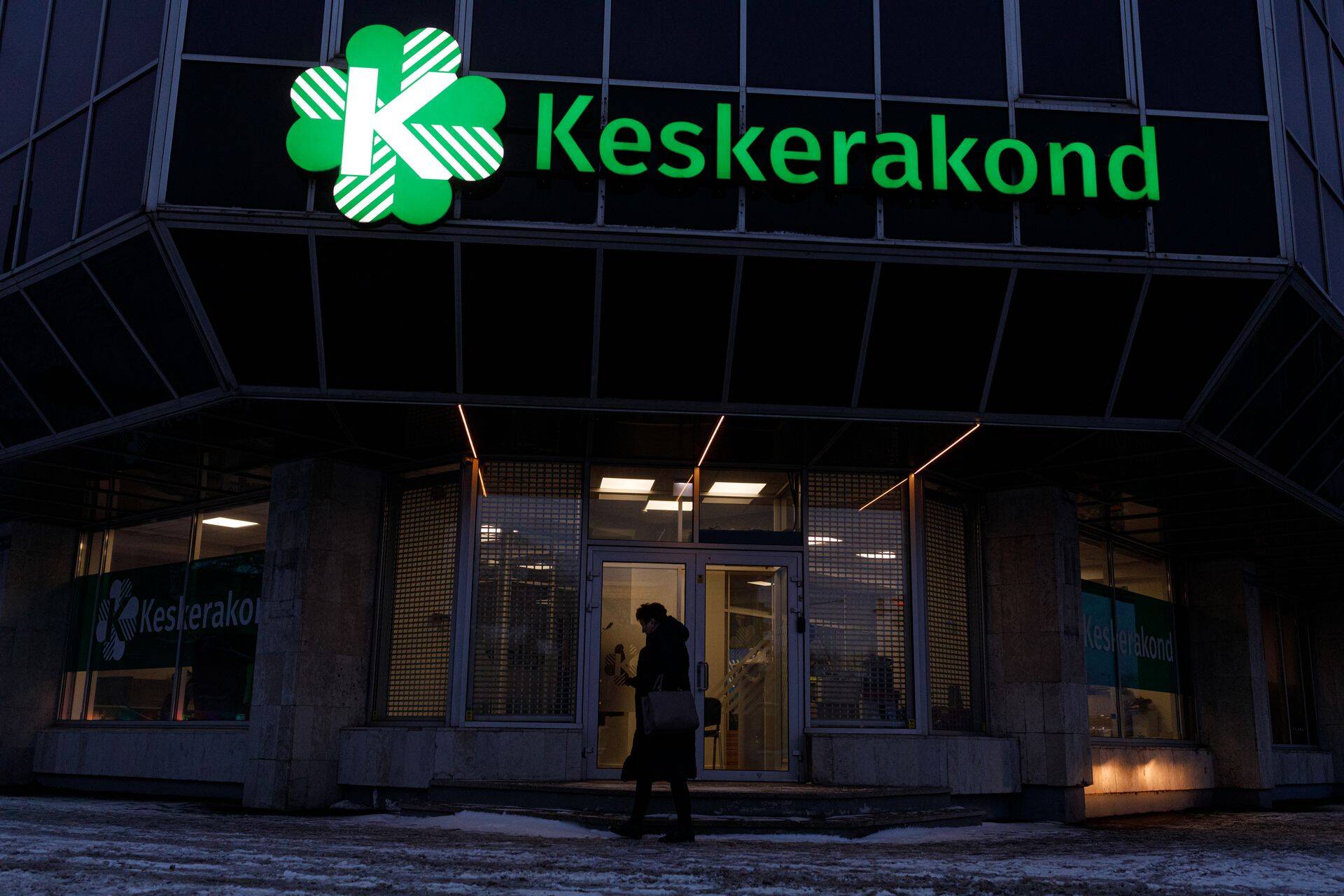 Samal ajal kui Keskerakond sepitseb Isamaa ja EKREga vana koalitsiooni uut tulemist, jõuab liidu kukutanud korruptsiooniskandaal vaikselt kohtusse.