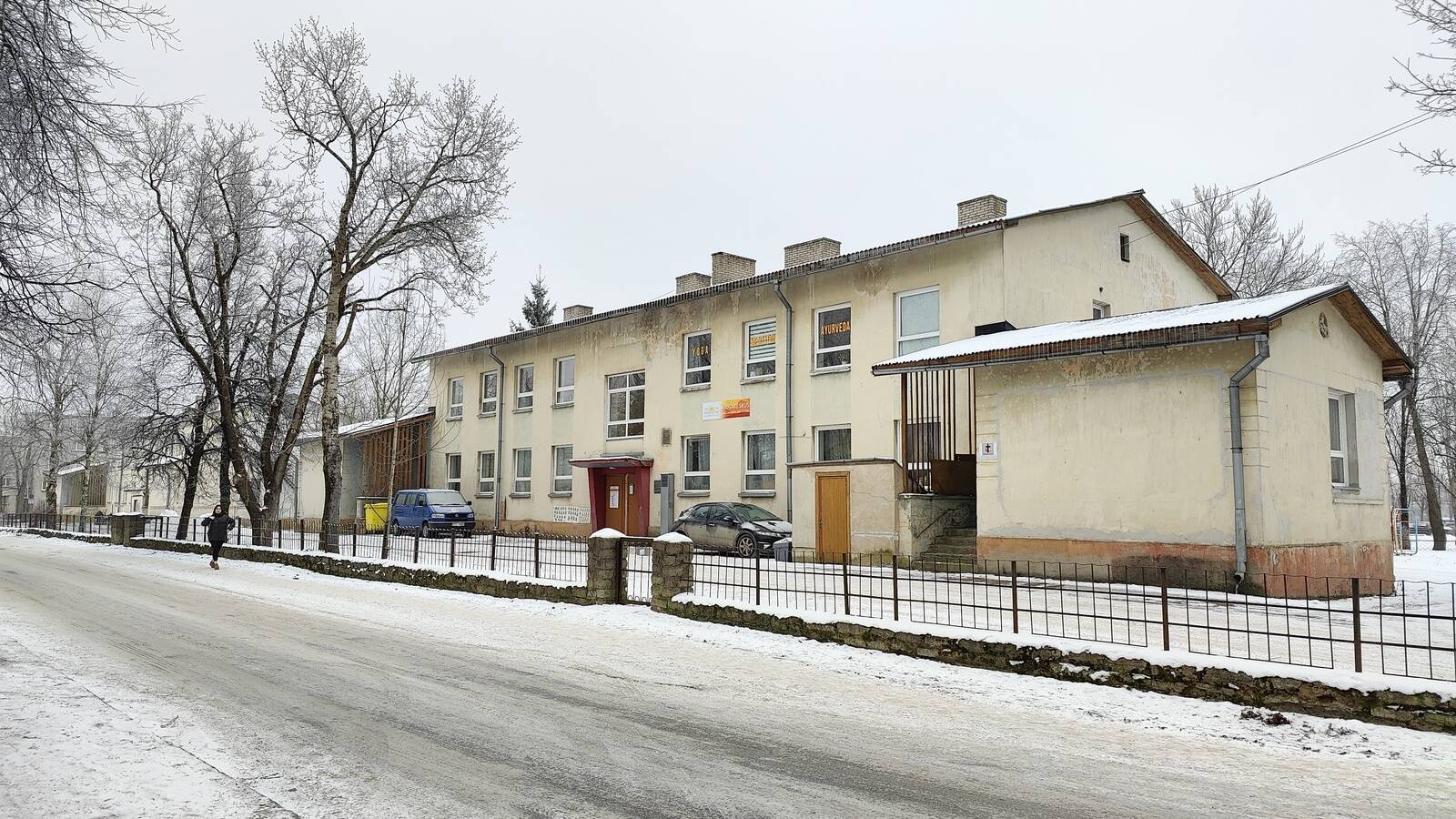 Два детсада на Энергия в Нарве в середине прошлого века были построены по тому же проекту, что садик на Уускюла. Более толстые стены дают некоторую экономию на отоплении.