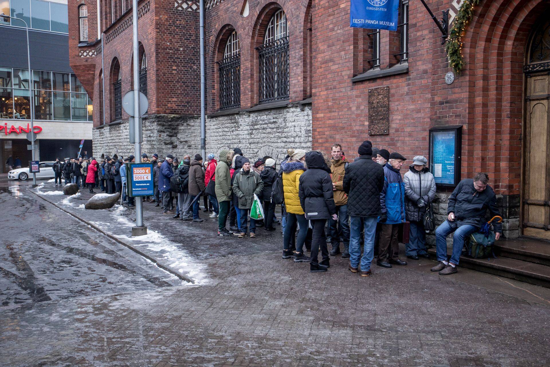 Eesti Panga muuseumis Jaan Tõnissoni 150. sünniaastapäevale pühendatud hõbedast mündi esitlus.