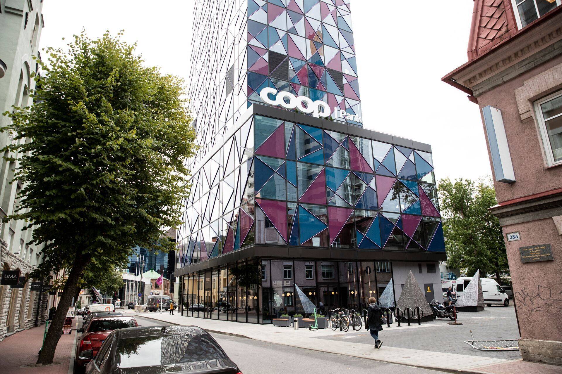 Coop Pank продолжает расти быстрыми темпами, однако его акции за год сильно упали.
