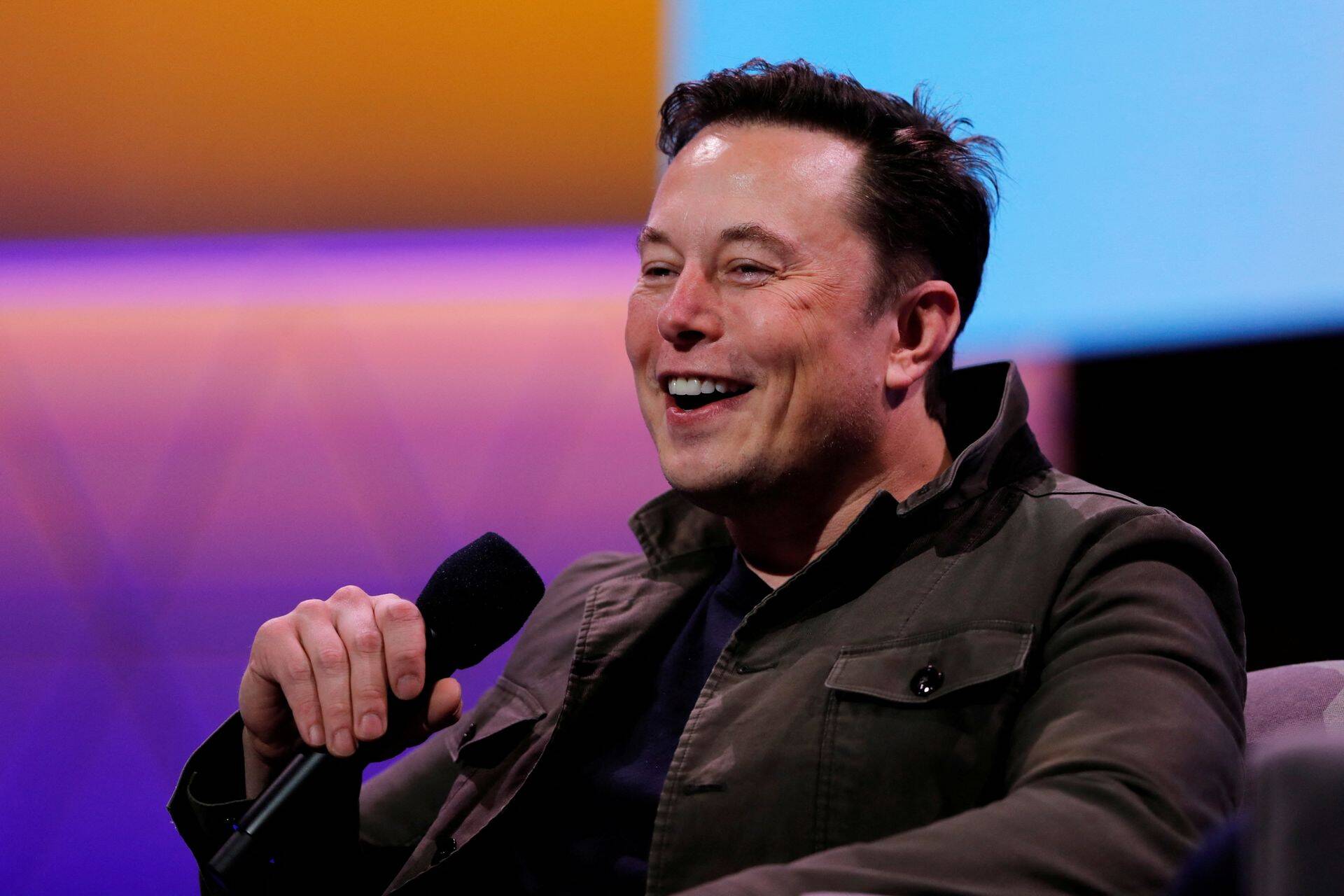 Tesla asus arendama robottaksot, millega loodetakse välja tulla juba kahe aasta pärast.