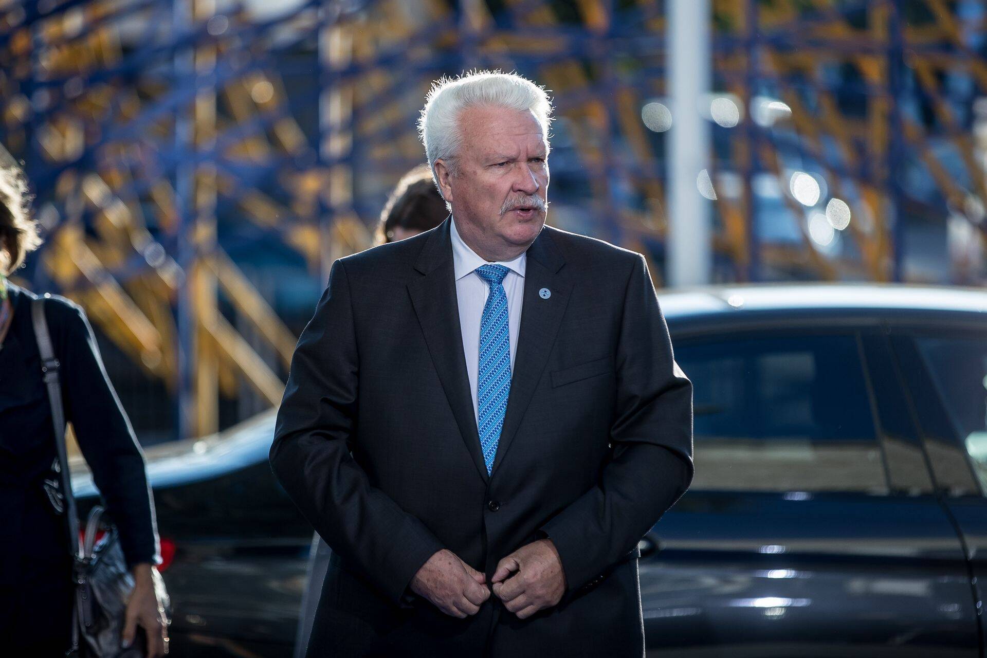 Läti põllumajandusminister Jānis Dūklavs lubas probleemi käsile võtta.