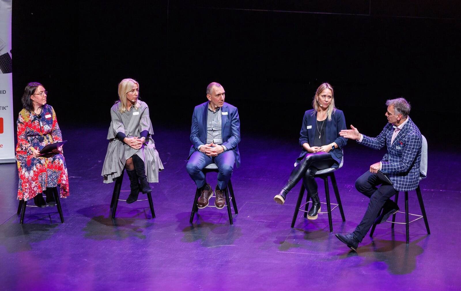 Fotol vasakult: Mare Timian, Ulvi Tallo, Imre Pralla, Grete Michelson ja Tauri Tallermaa