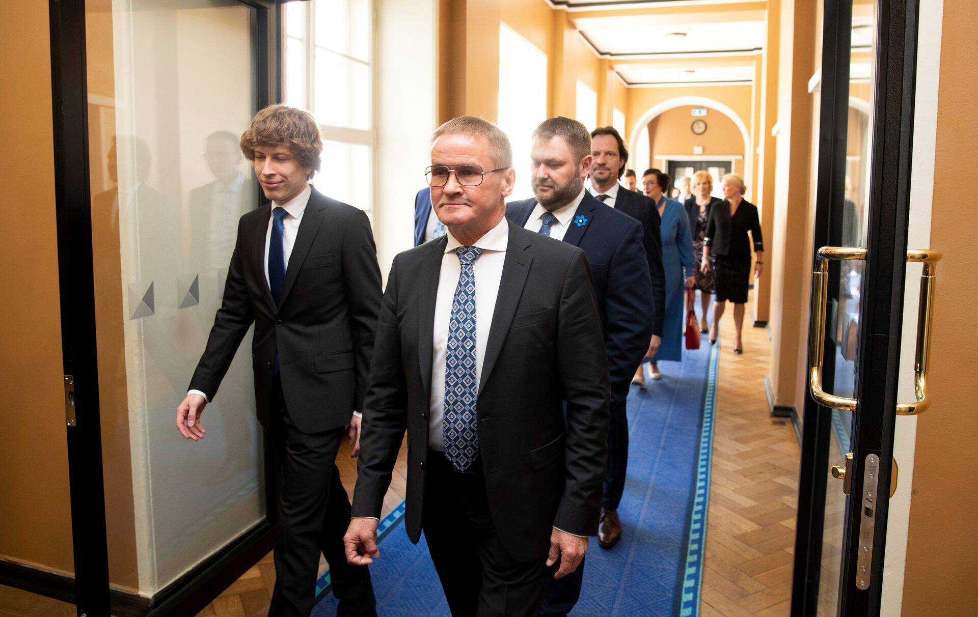 Esiplaanil minister Aab.