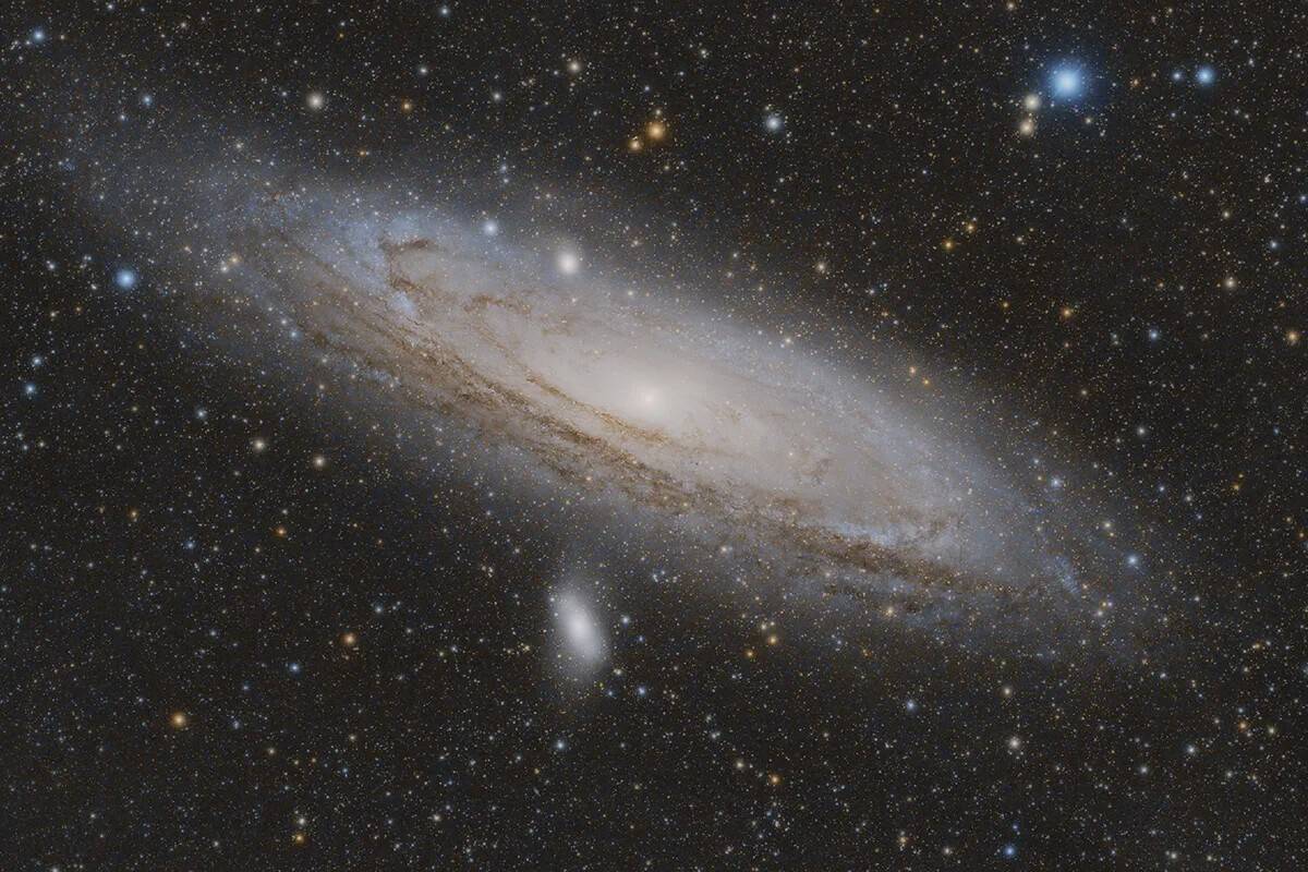 Andromeeda © Foto: Taavi Niittee / Tõrva Astronoomiaklubi — Tehnika: Sharpstar 61EDPH III, ZWO ASI071MC-Pro