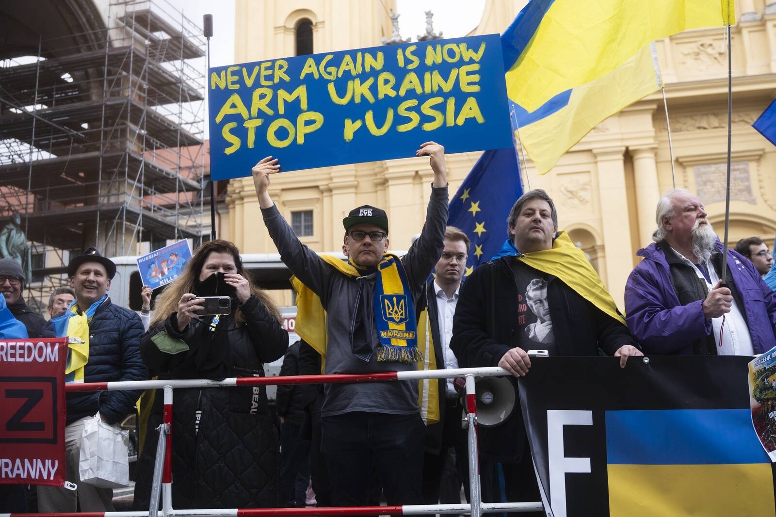 Ka Müncheni julgeolekufoorumil olid Ukraina toetajad kohal. Kuid peale lubaduste pole ukrainlaste toetajatel suurt midagi ette näidata.