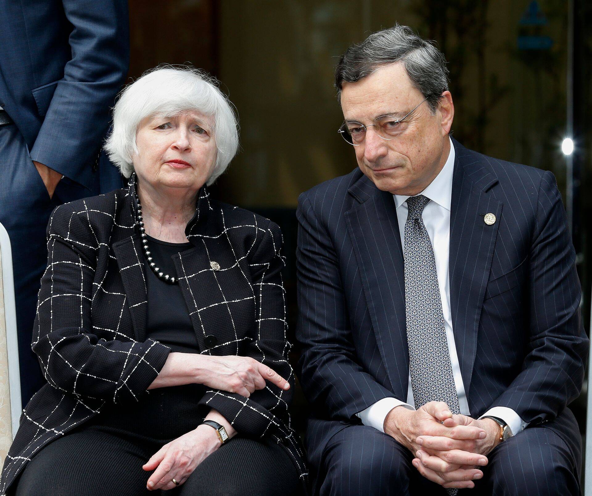 Janet Yelleni (vasakul) juhitavast USA Föderaalreservist ja Mario Draghi juhitavast Euroopa Keskpangast sõltub väga palju, mis hakkab juhtuma aktsia- ja võlakirjaturgudel.