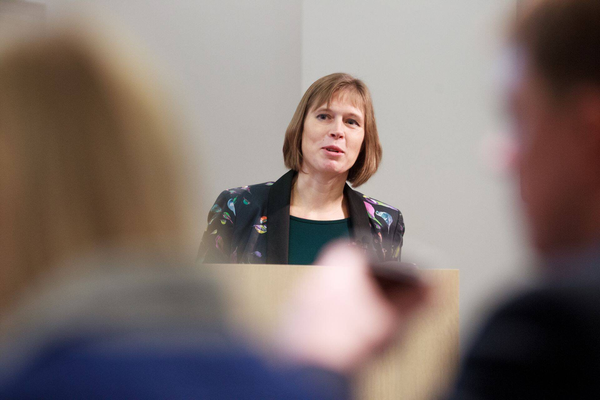 Saab pärast Euroopa Kontrollikojast lahkumist lisaks presidendipalgale 12 000 eurot kuus.